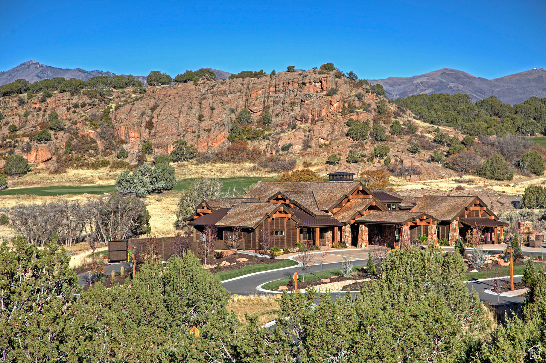 main property photo 18