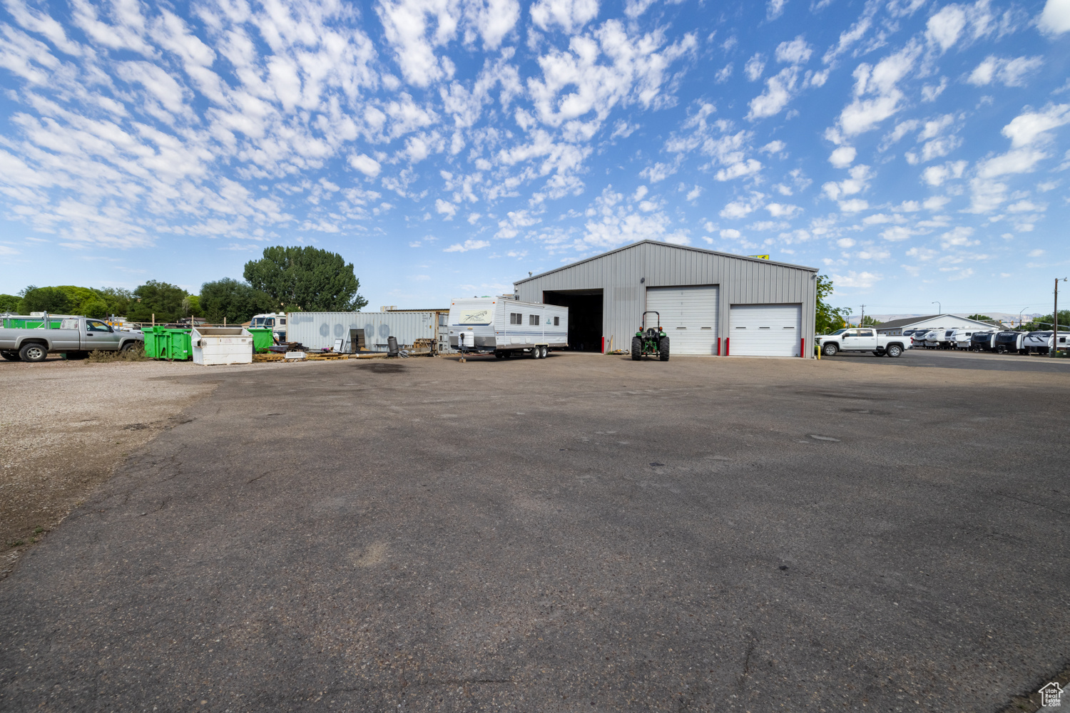 main property photo 10