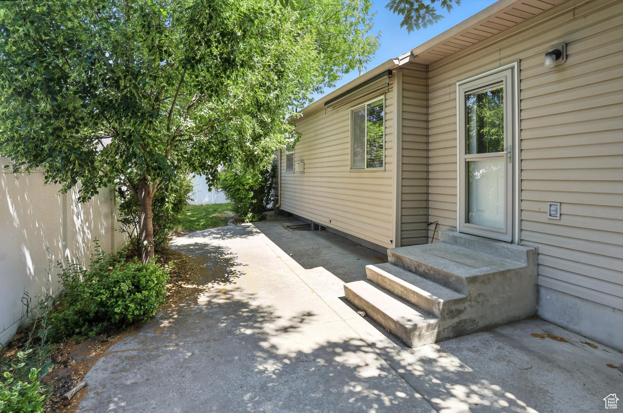 main property photo 36