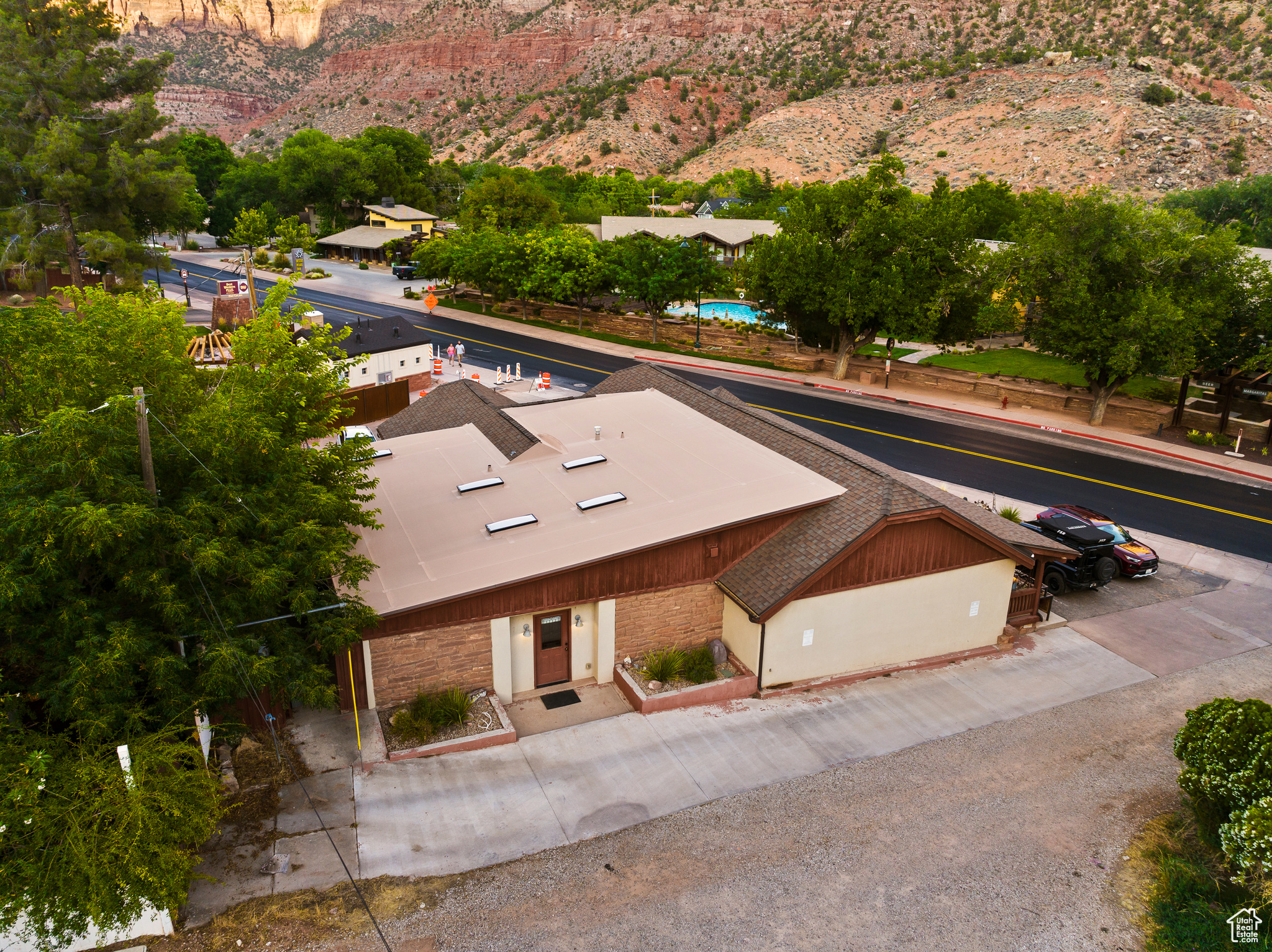 main property photo 22