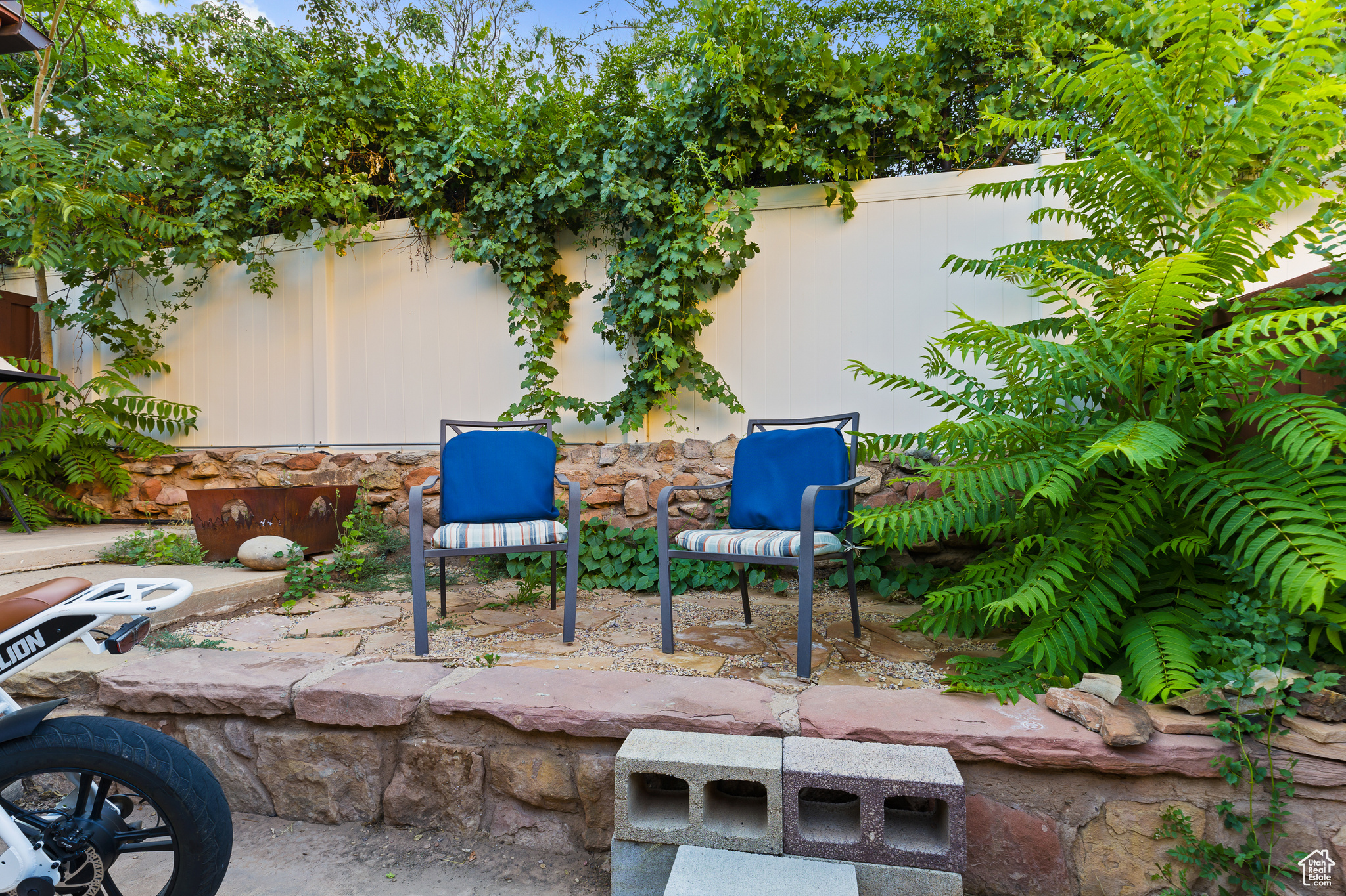 main property photo 39