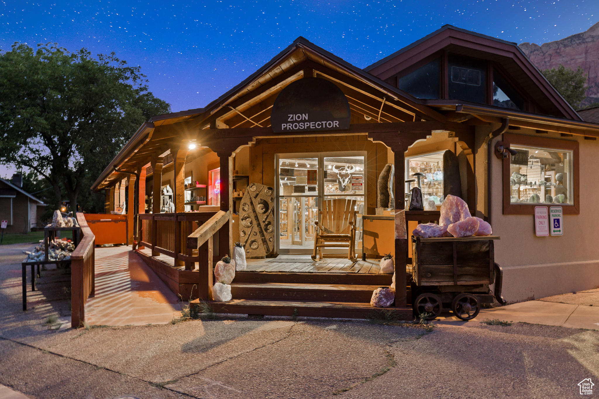 main property photo 4