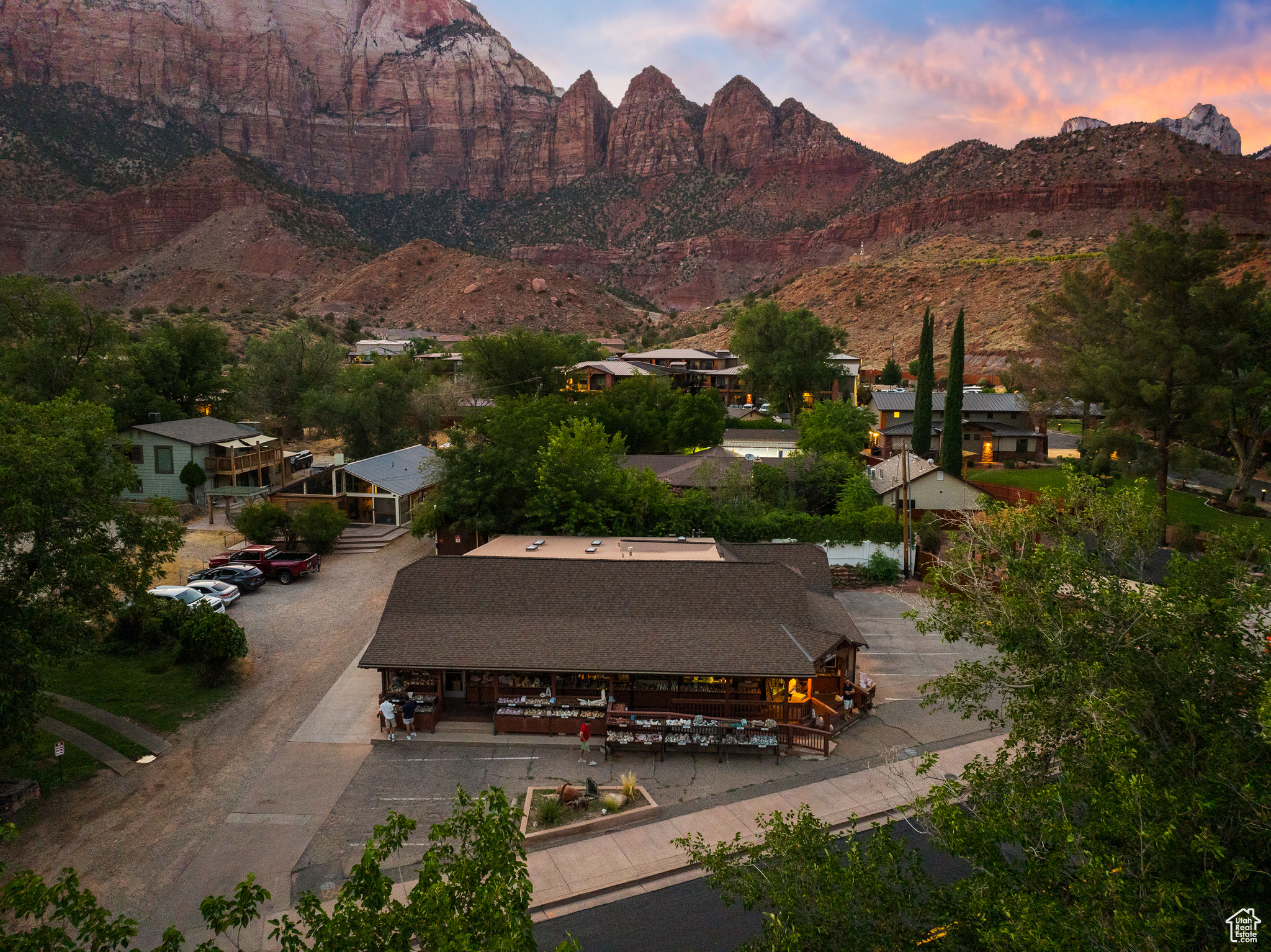 main property photo 41