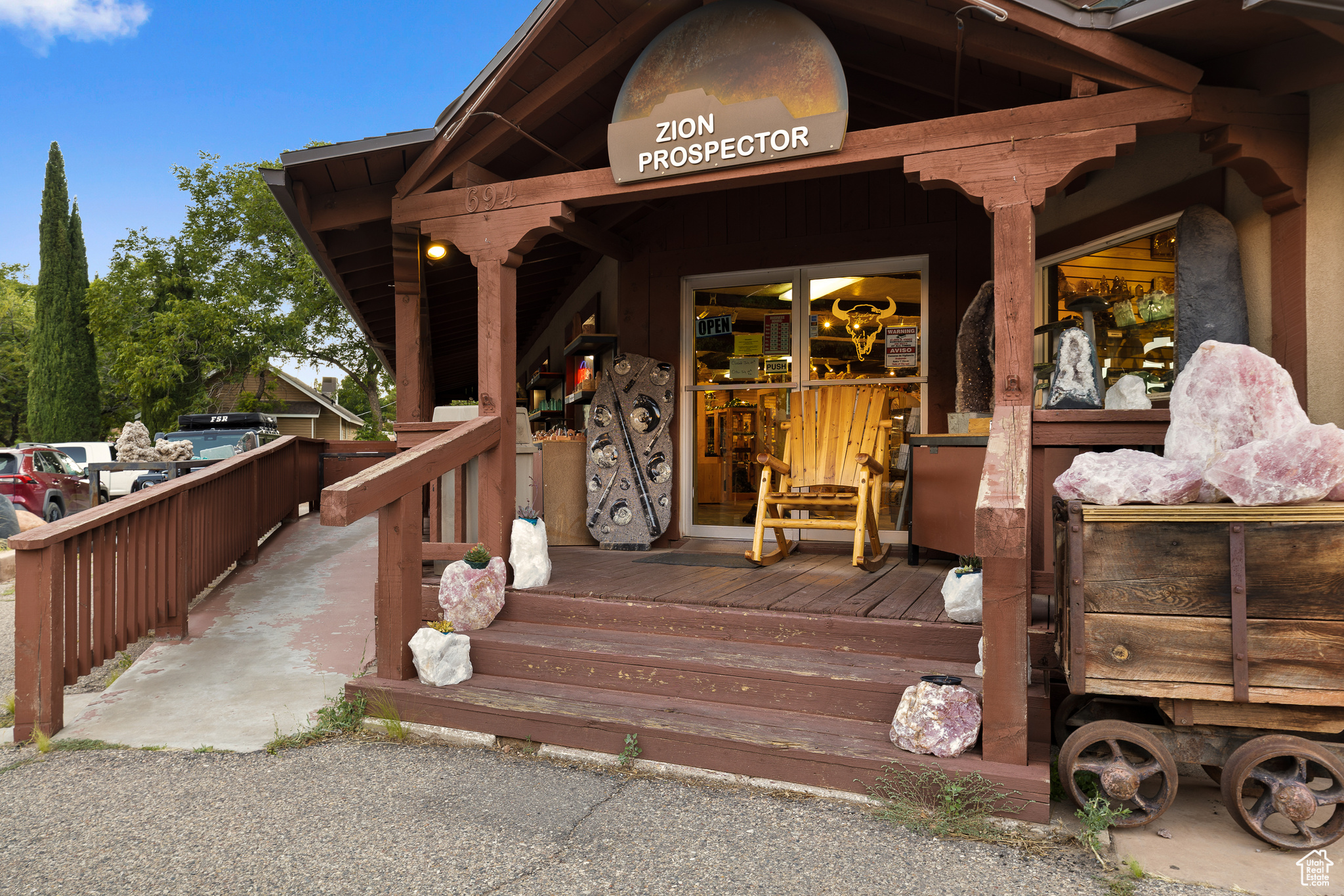 main property photo 46