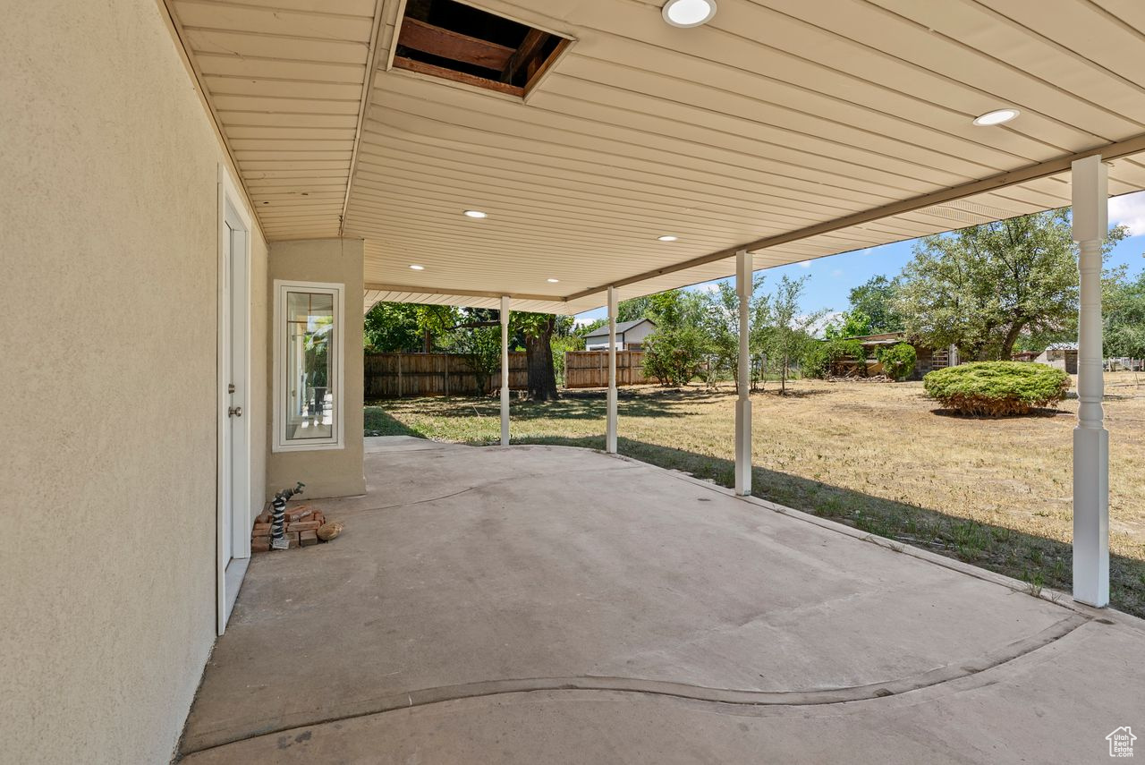 main property photo 8