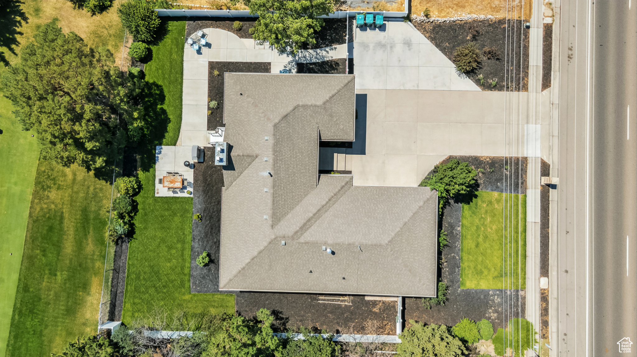 main property photo 20