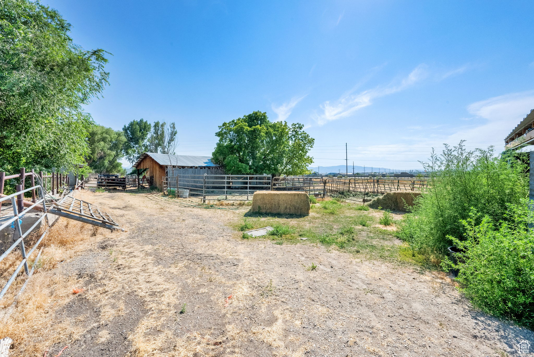 main property photo 41