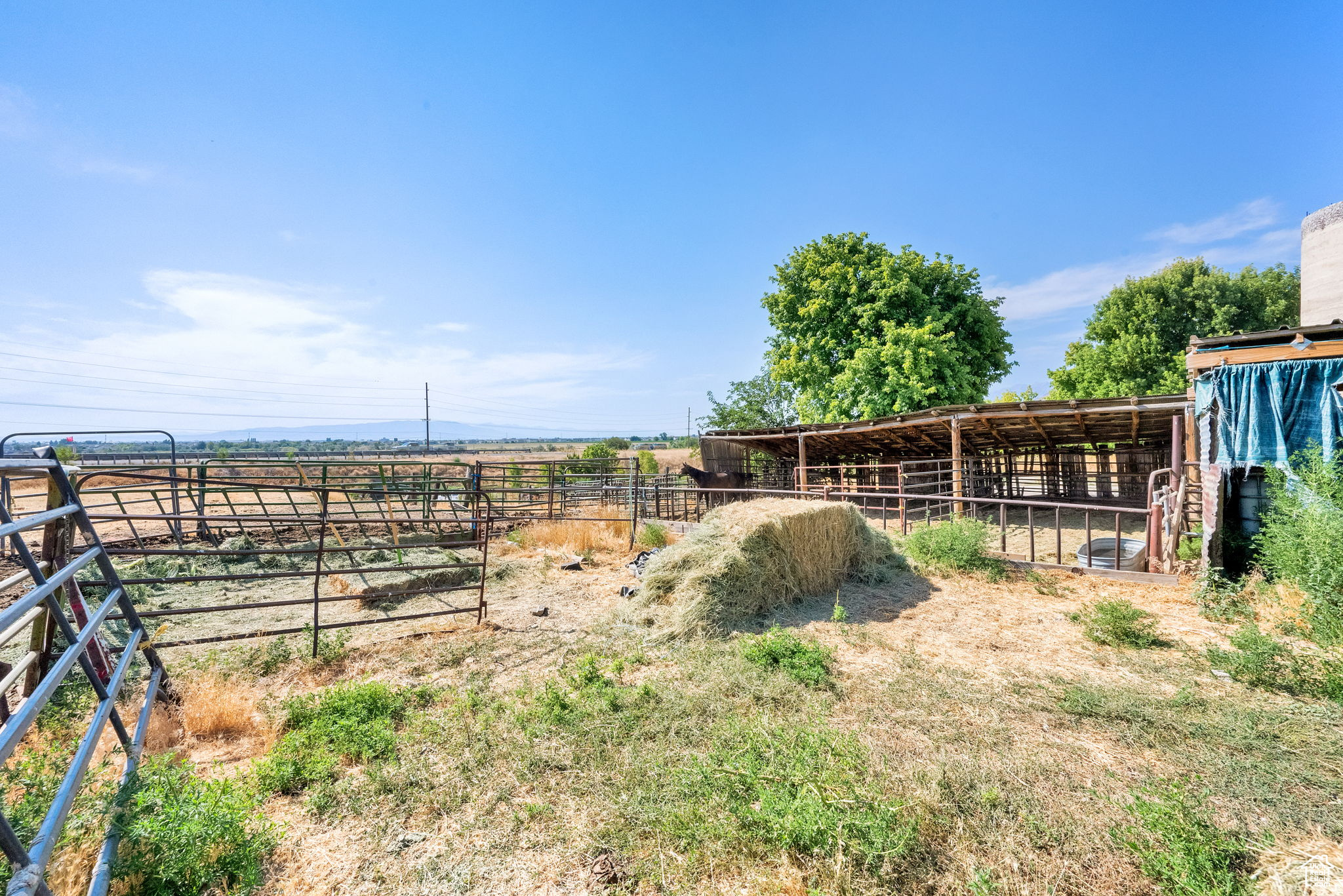 main property photo 44