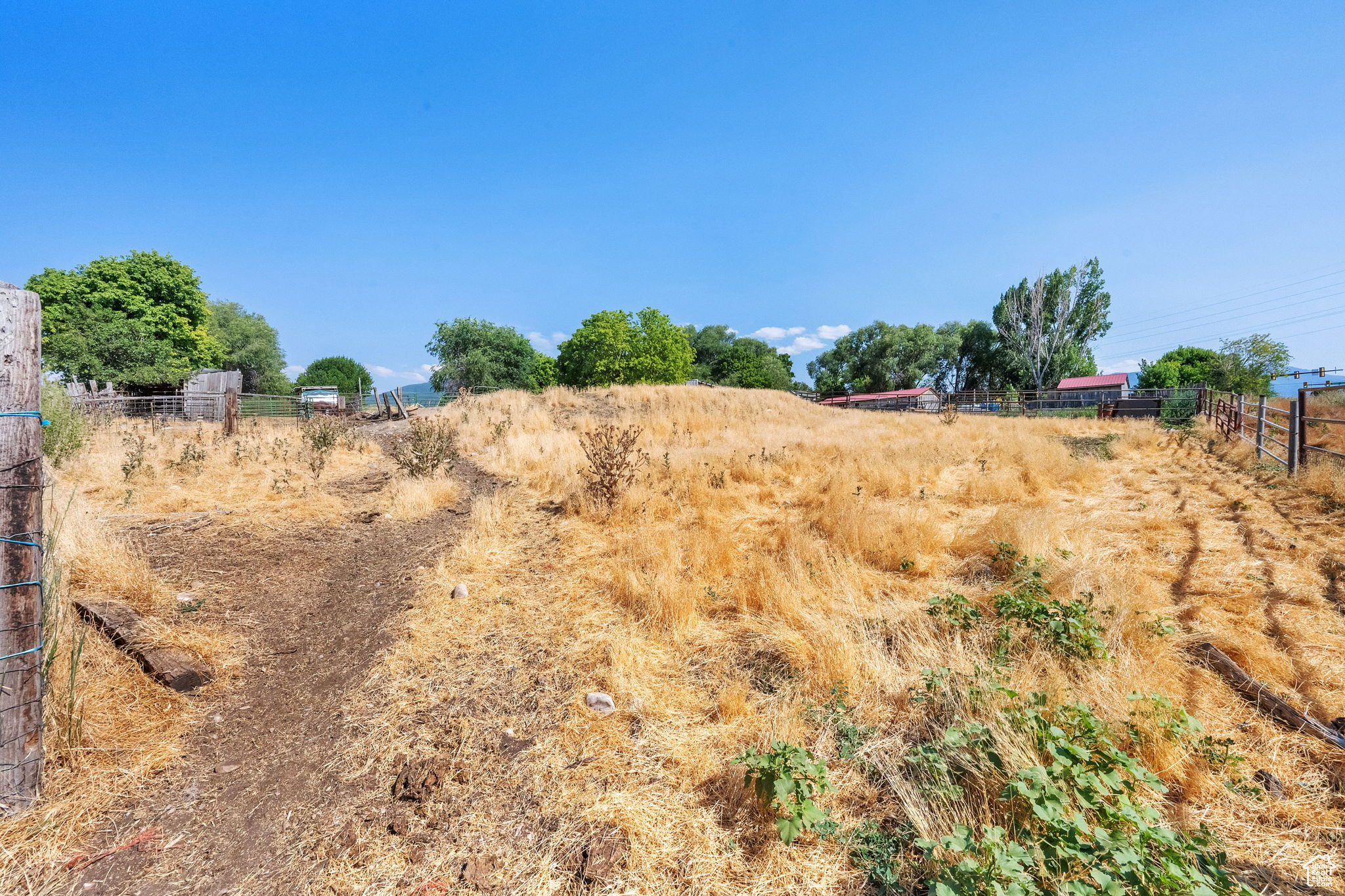 main property photo 51