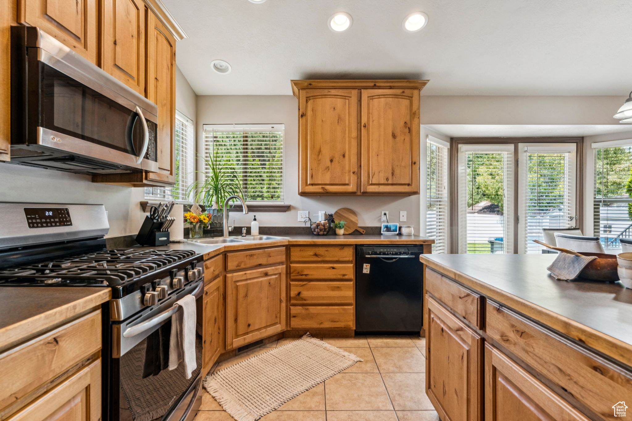 property viewer photo 10