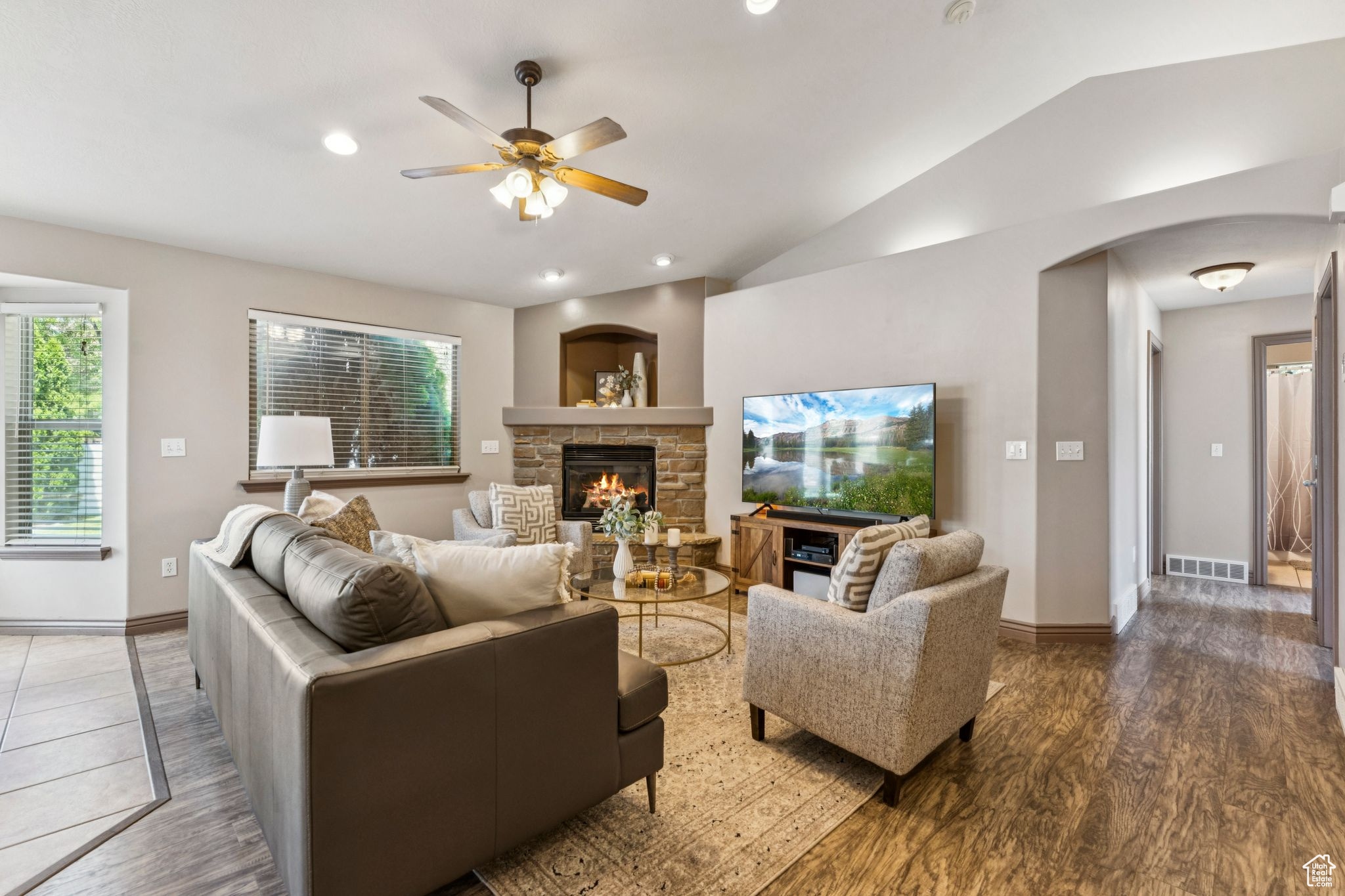 property viewer photo 12