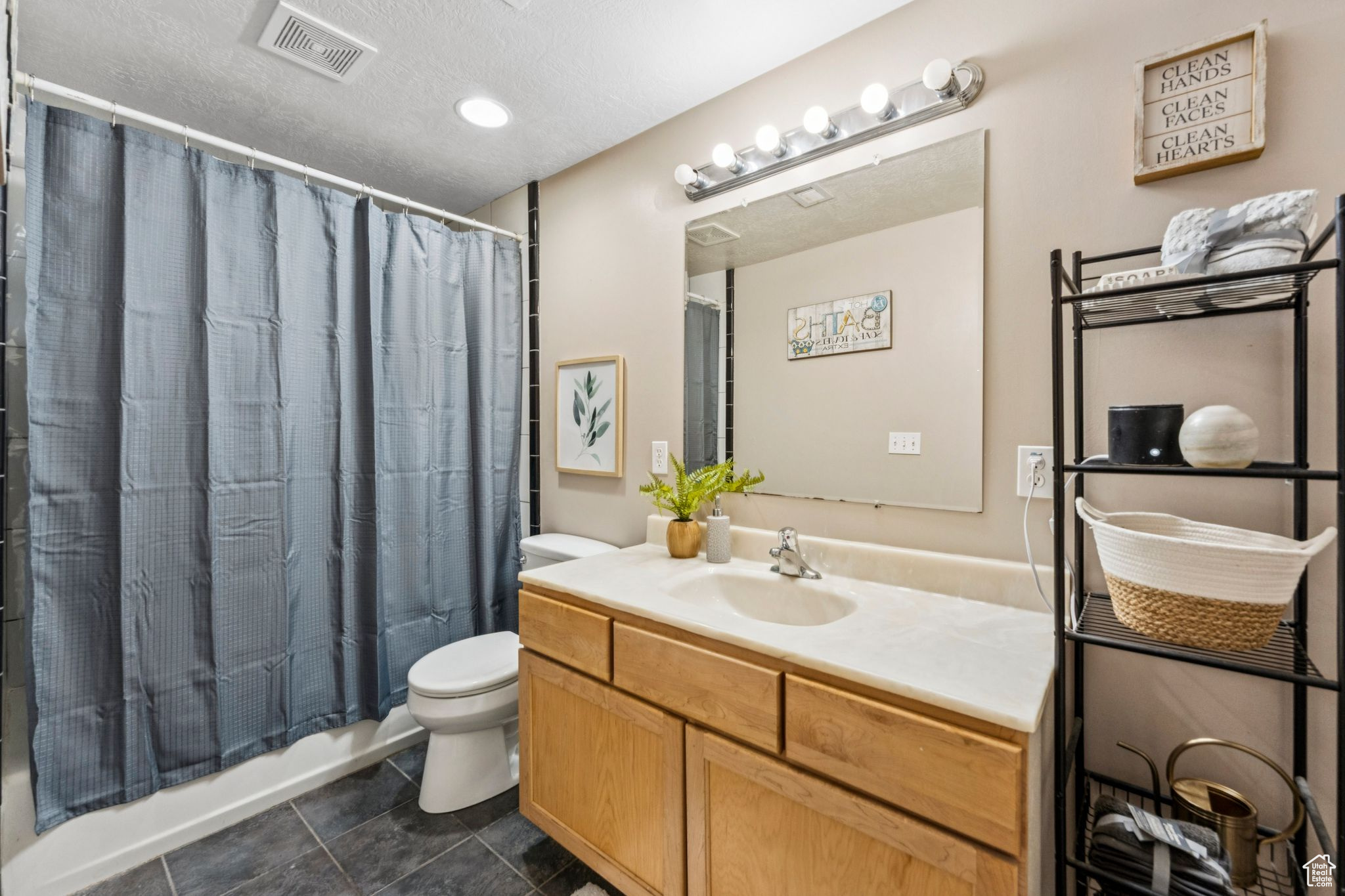 property viewer photo 36