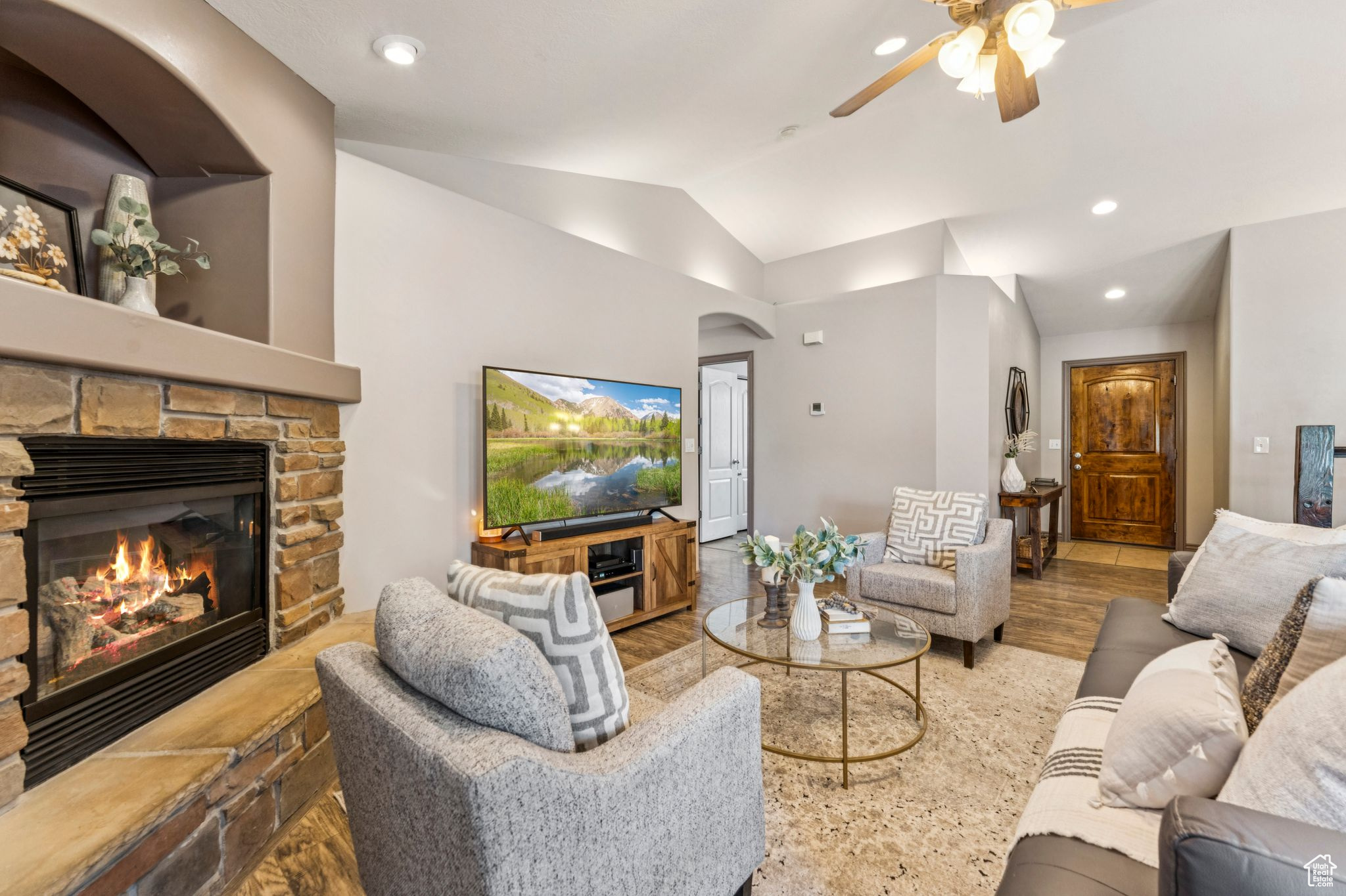 property viewer photo 4