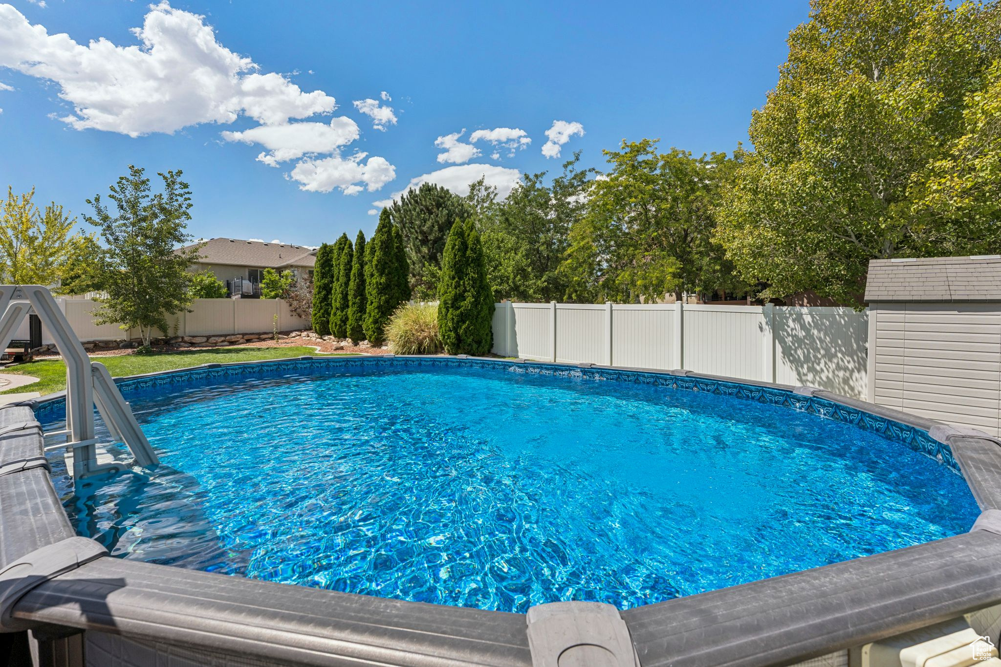 property viewer photo 42