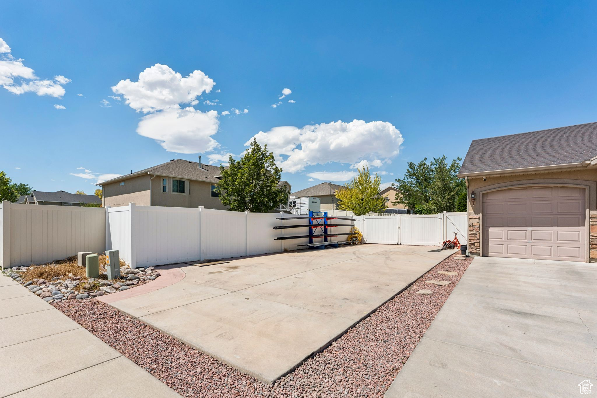 property viewer photo 45