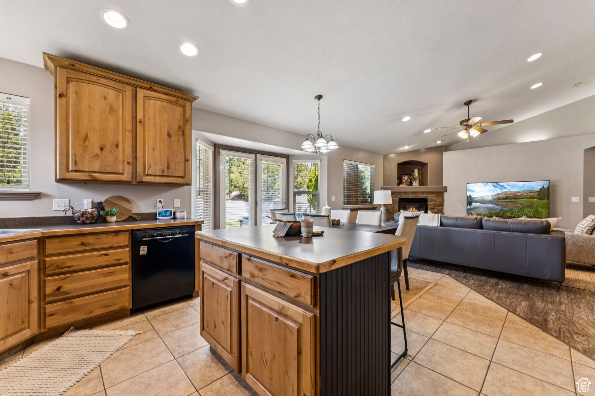 property viewer photo 7