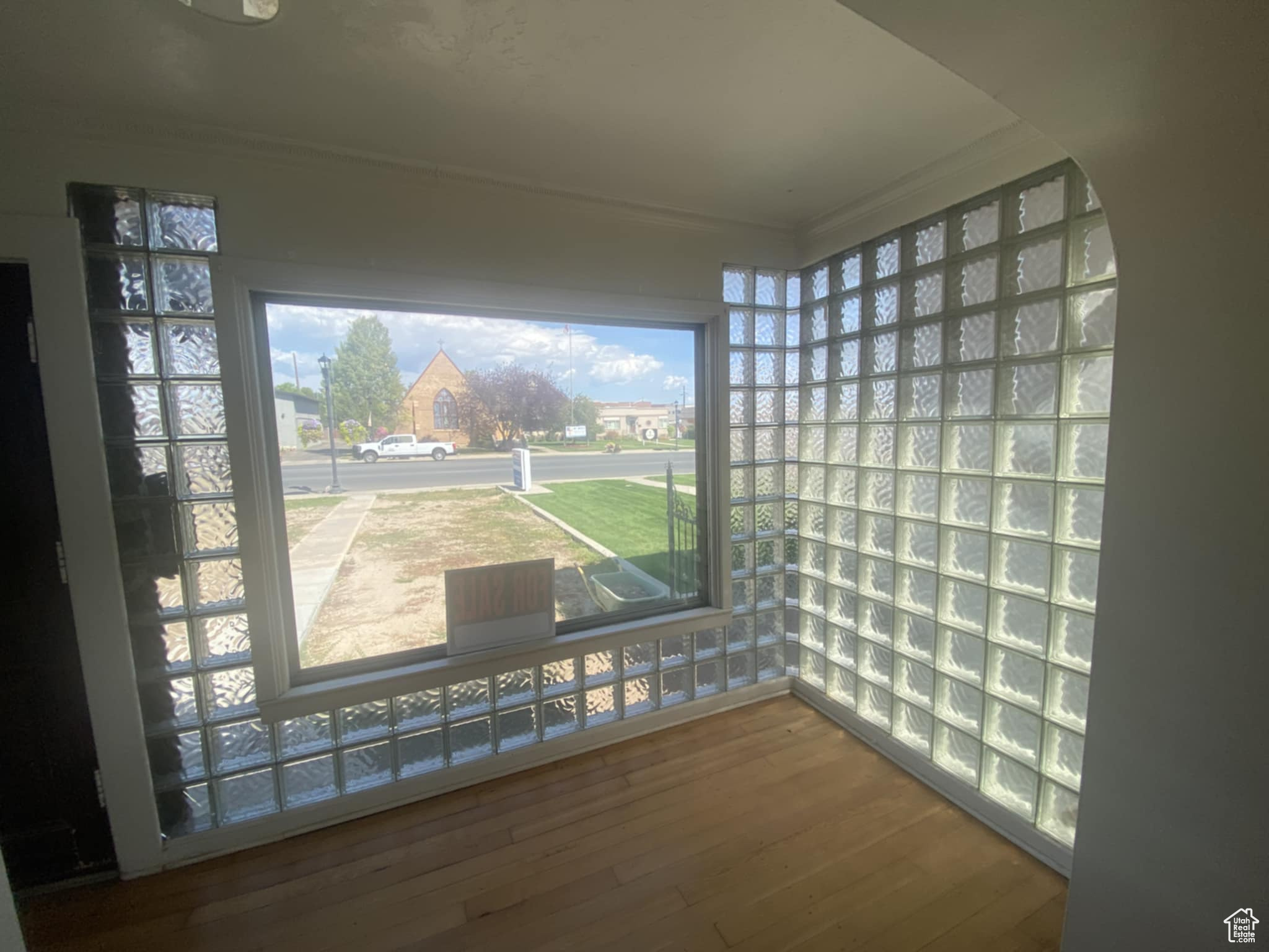 main property photo 12
