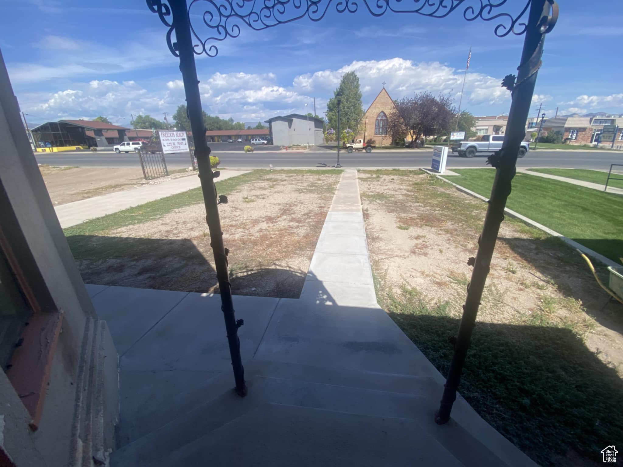 main property photo 26