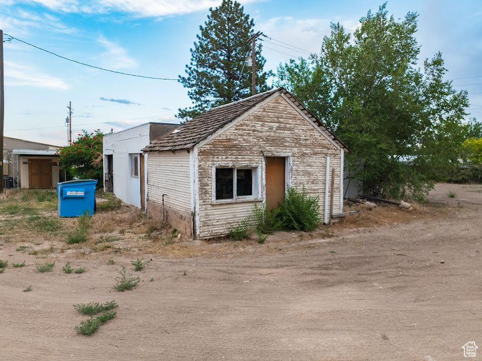 main property photo 37