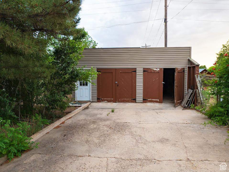 main property photo 40