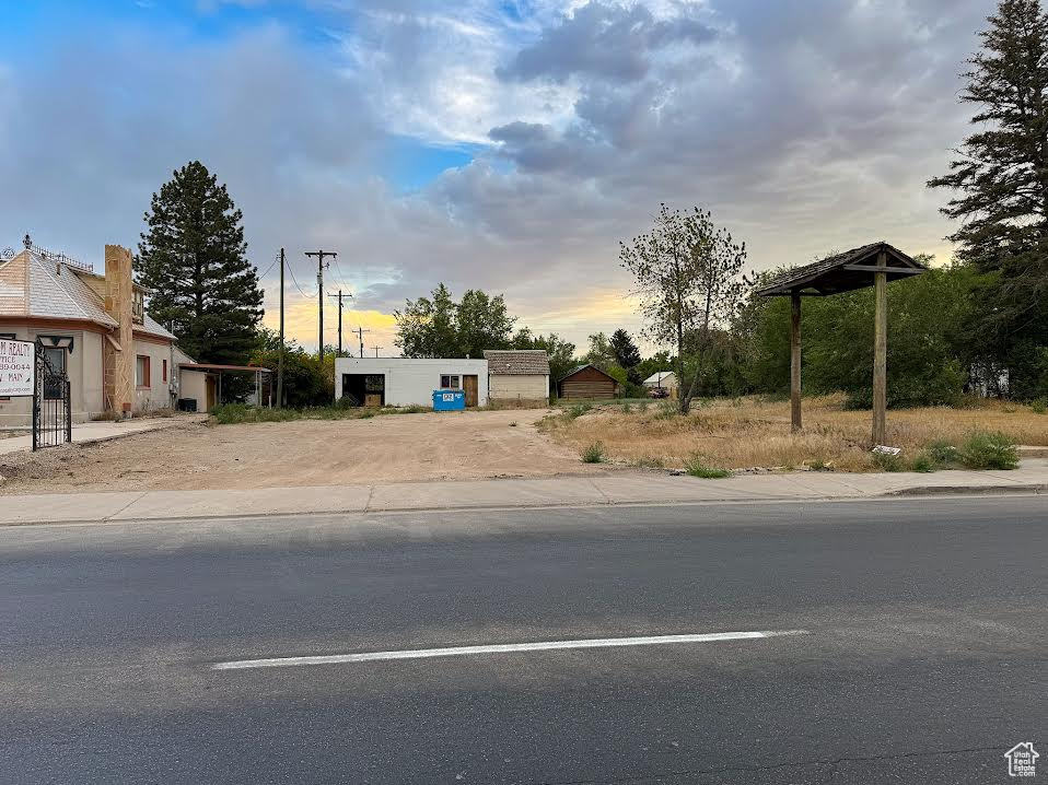 main property photo 41