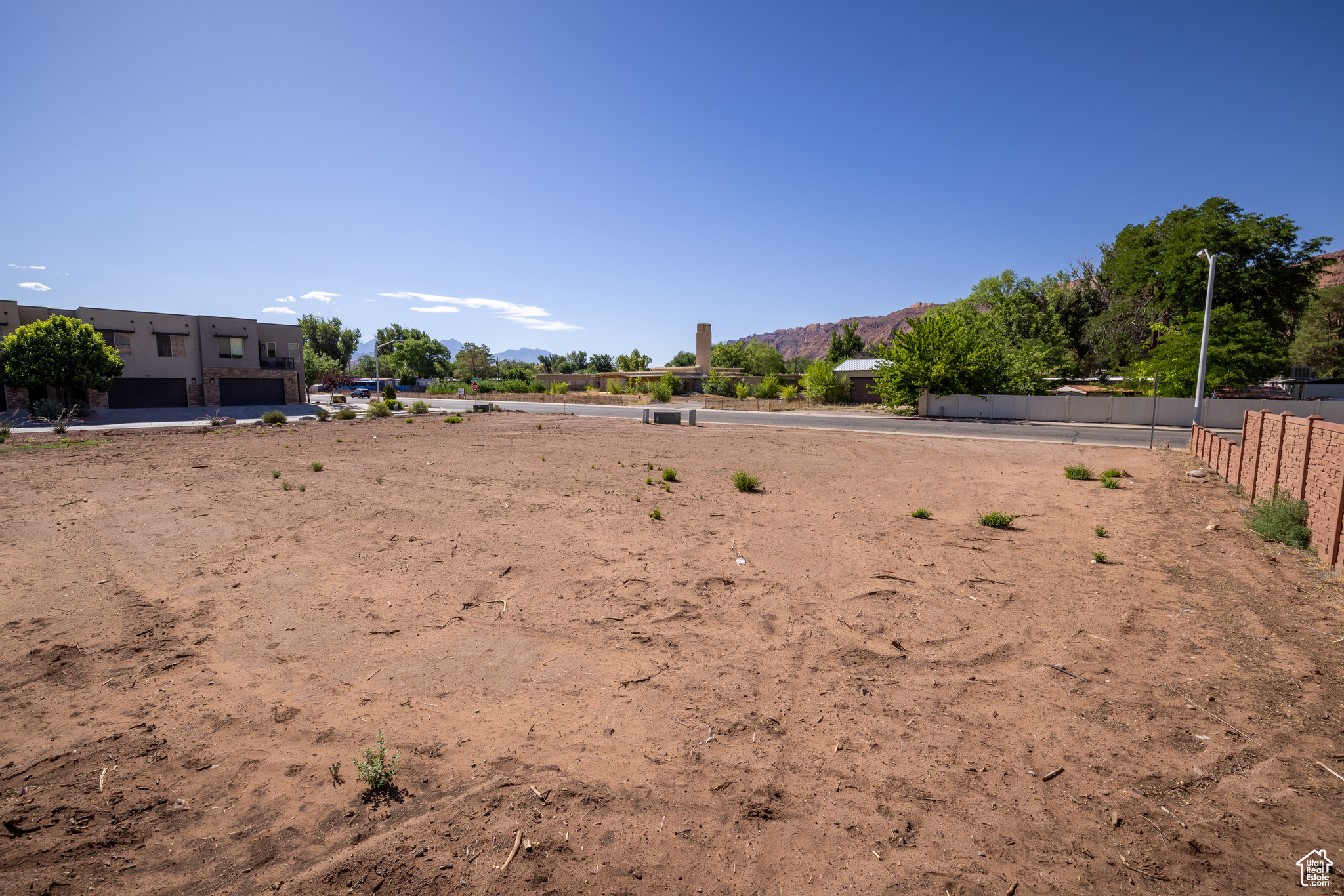 main property photo 13