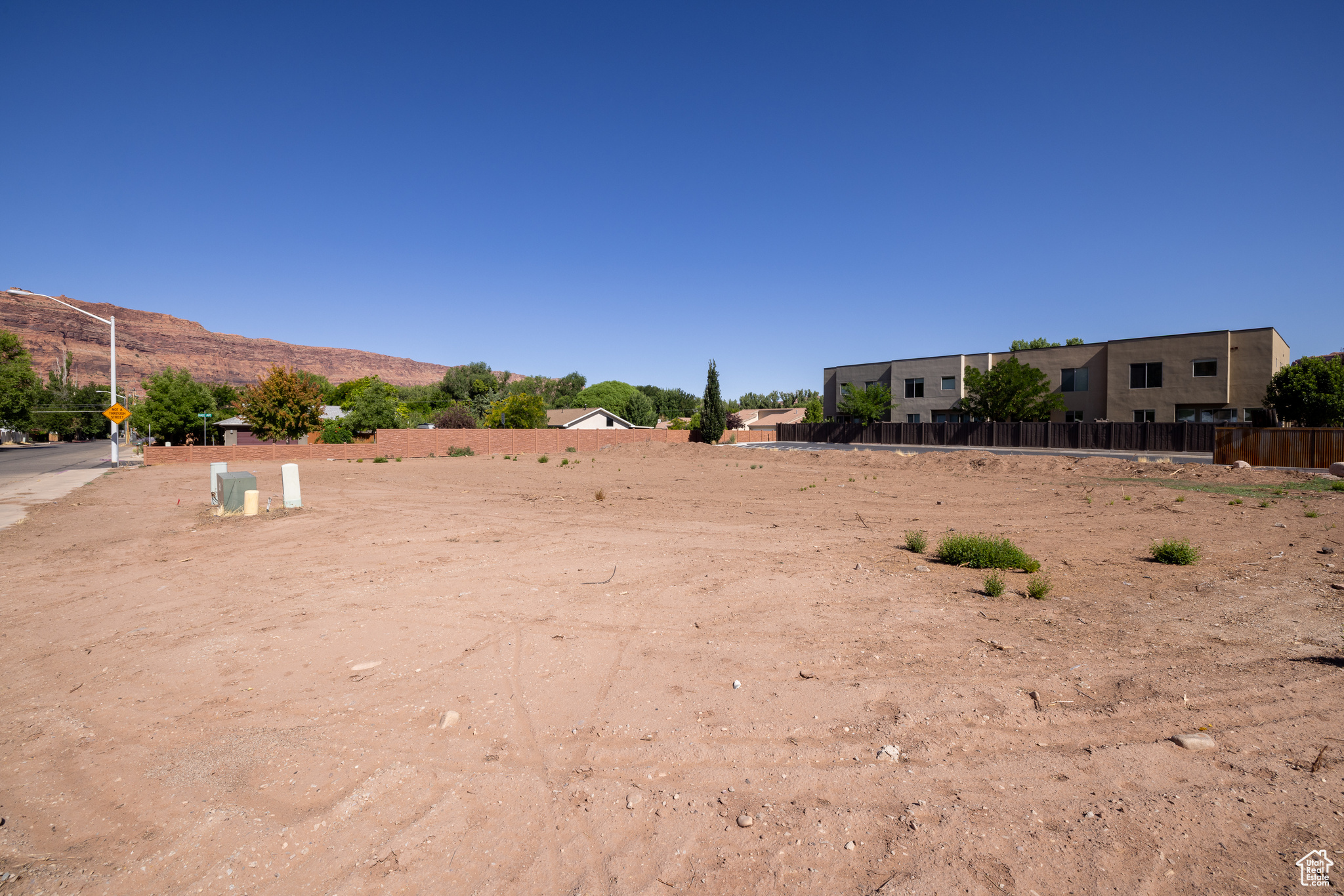main property photo 8