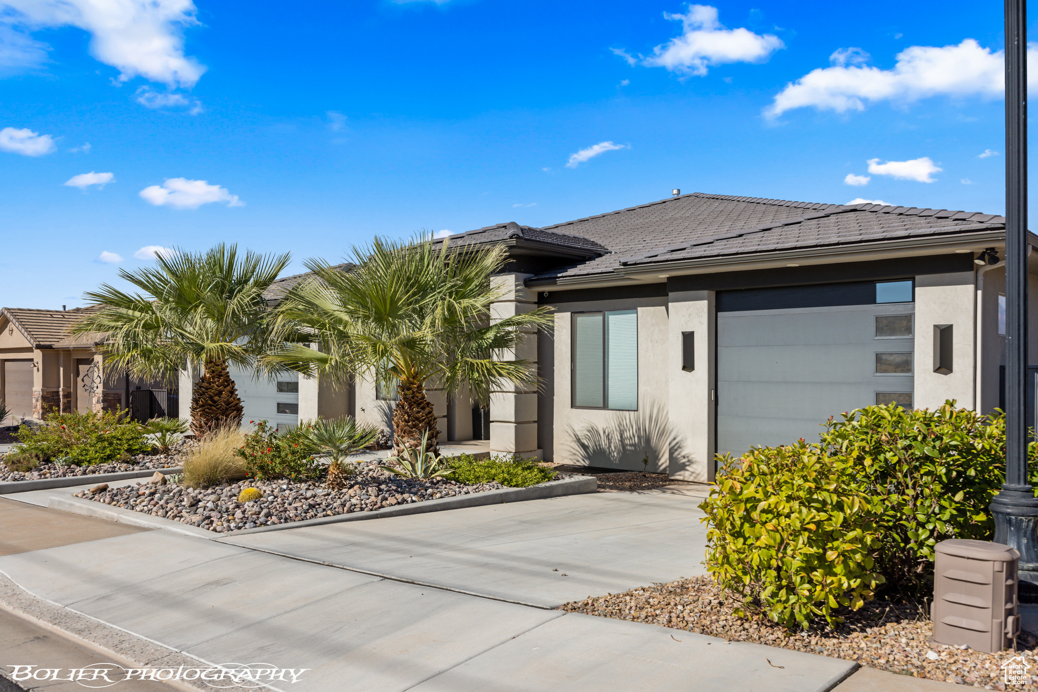 main property photo 123