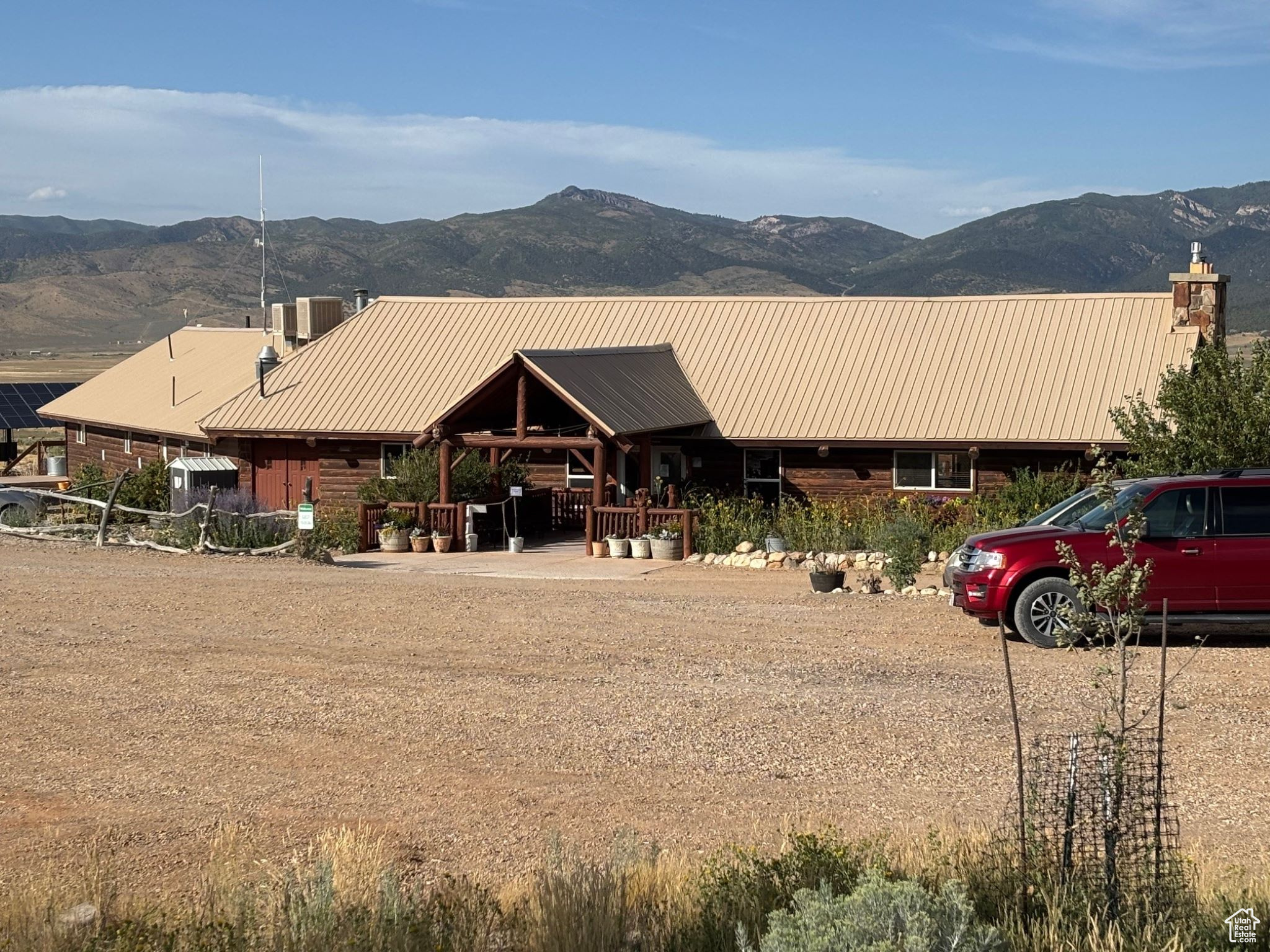 main property photo 6