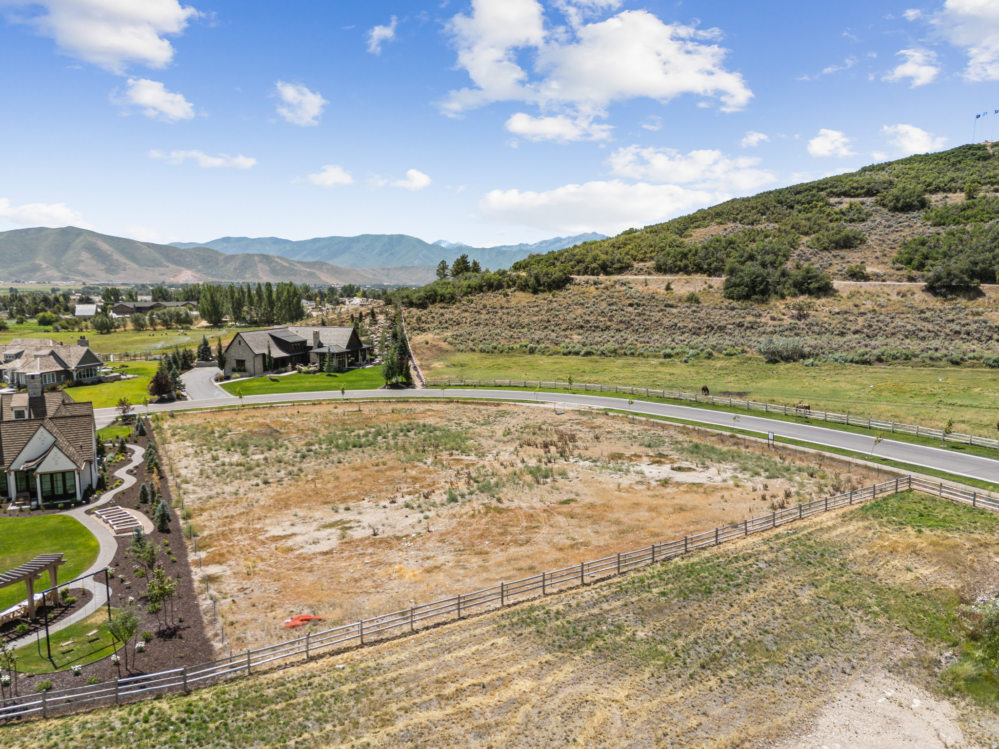 main property photo 28