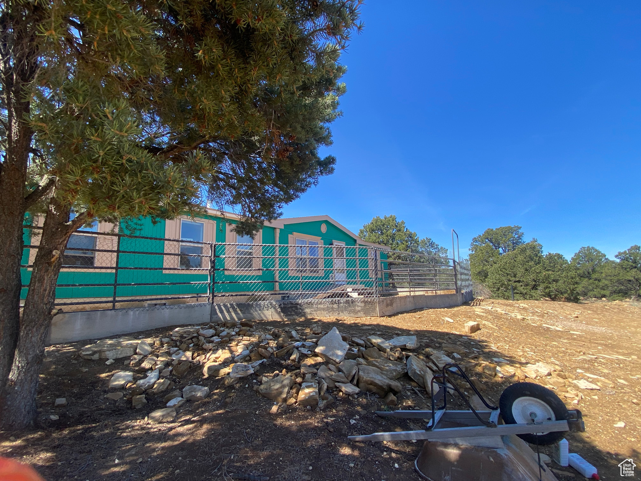 main property photo 3
