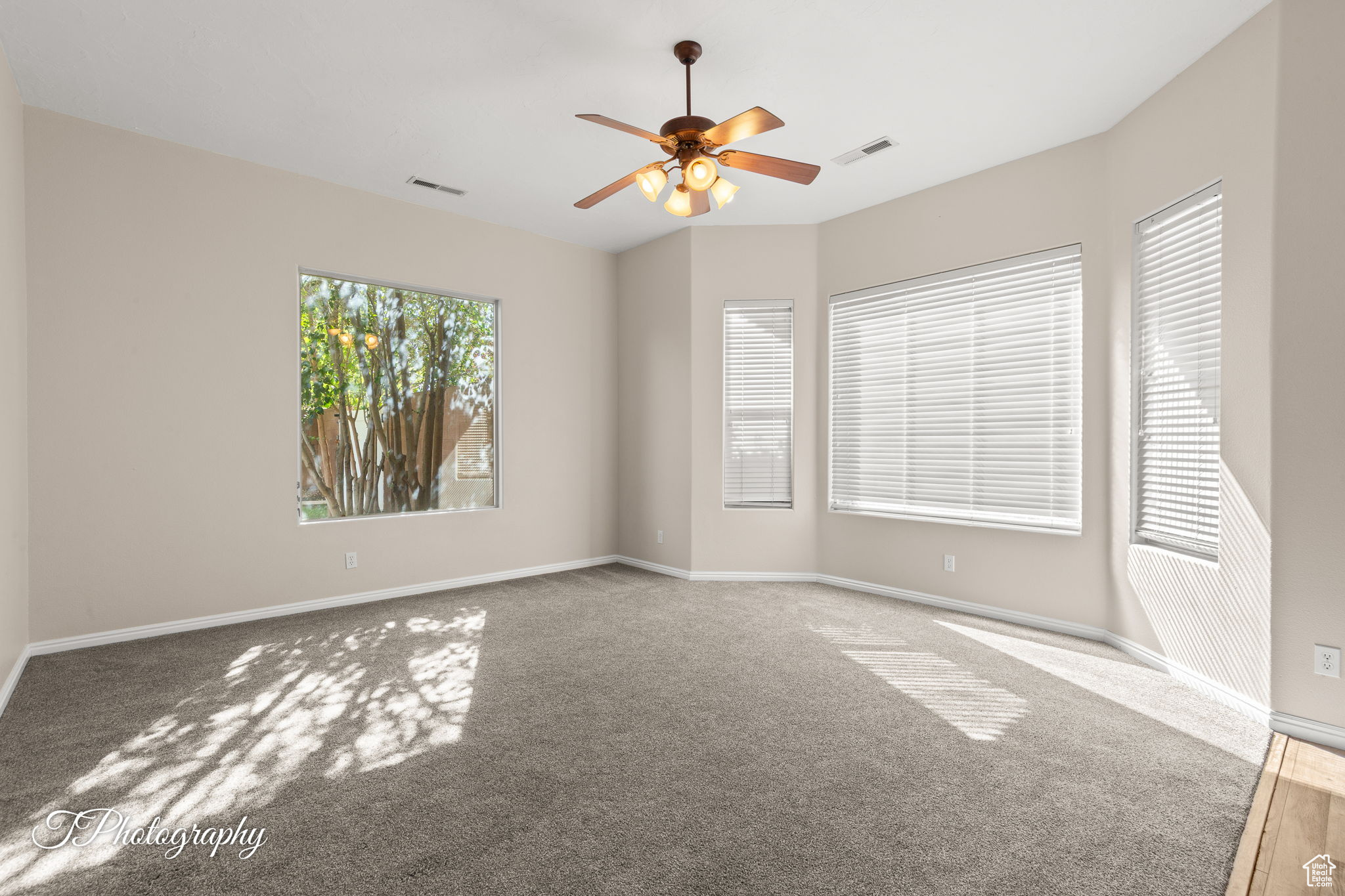 property viewer photo 12