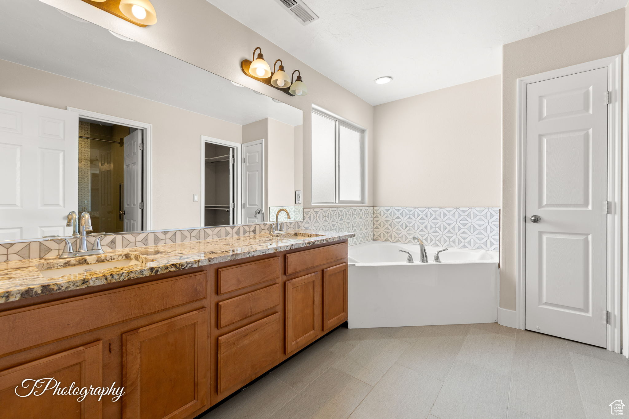 property viewer photo 14