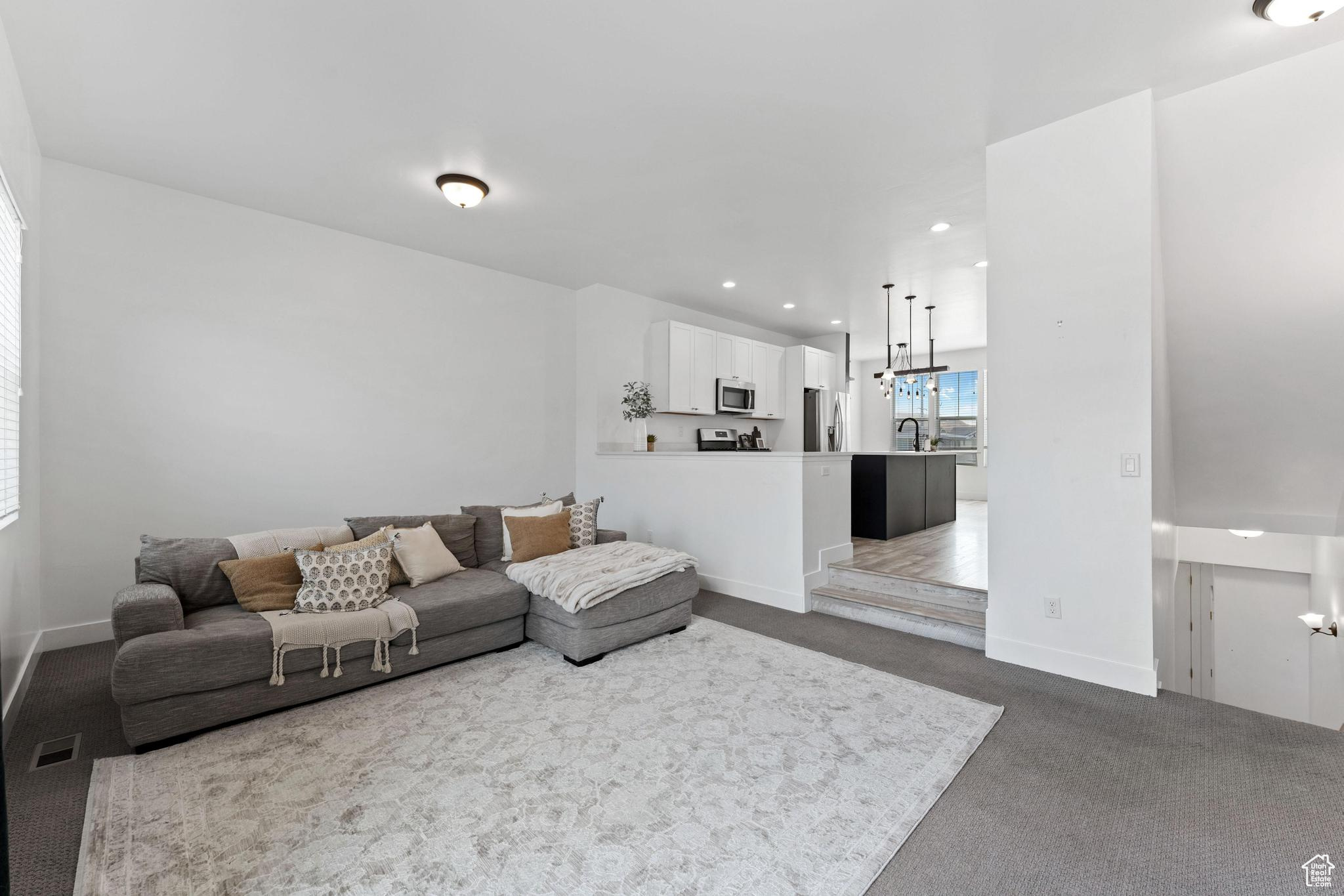 property viewer photo 6