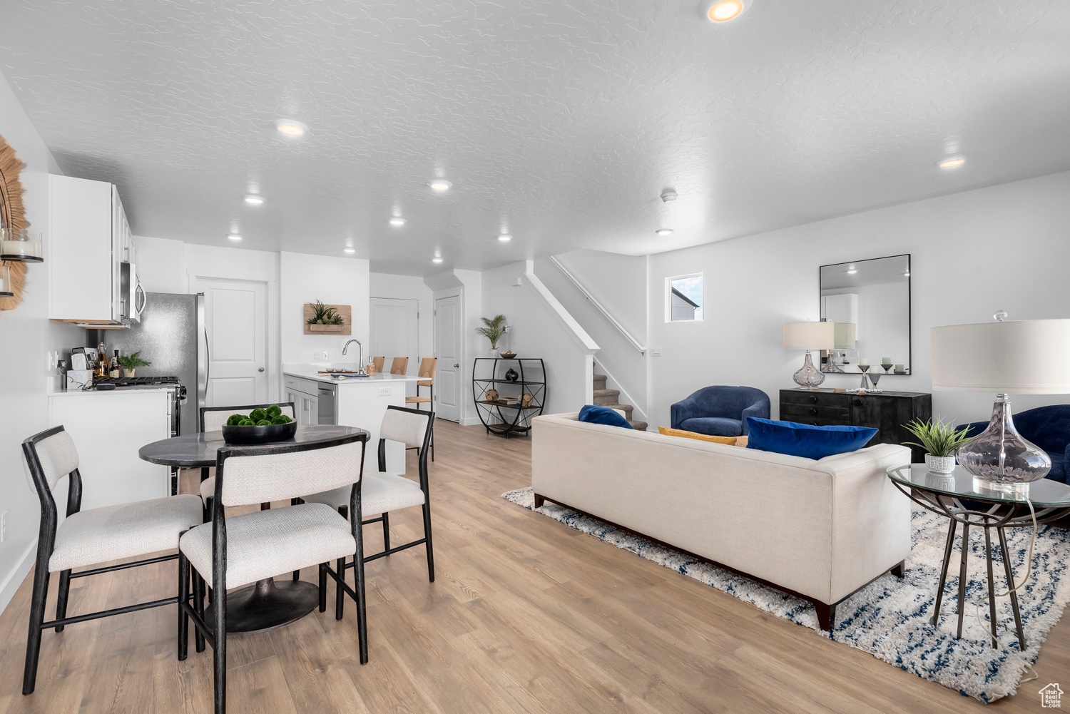 property viewer photo 2