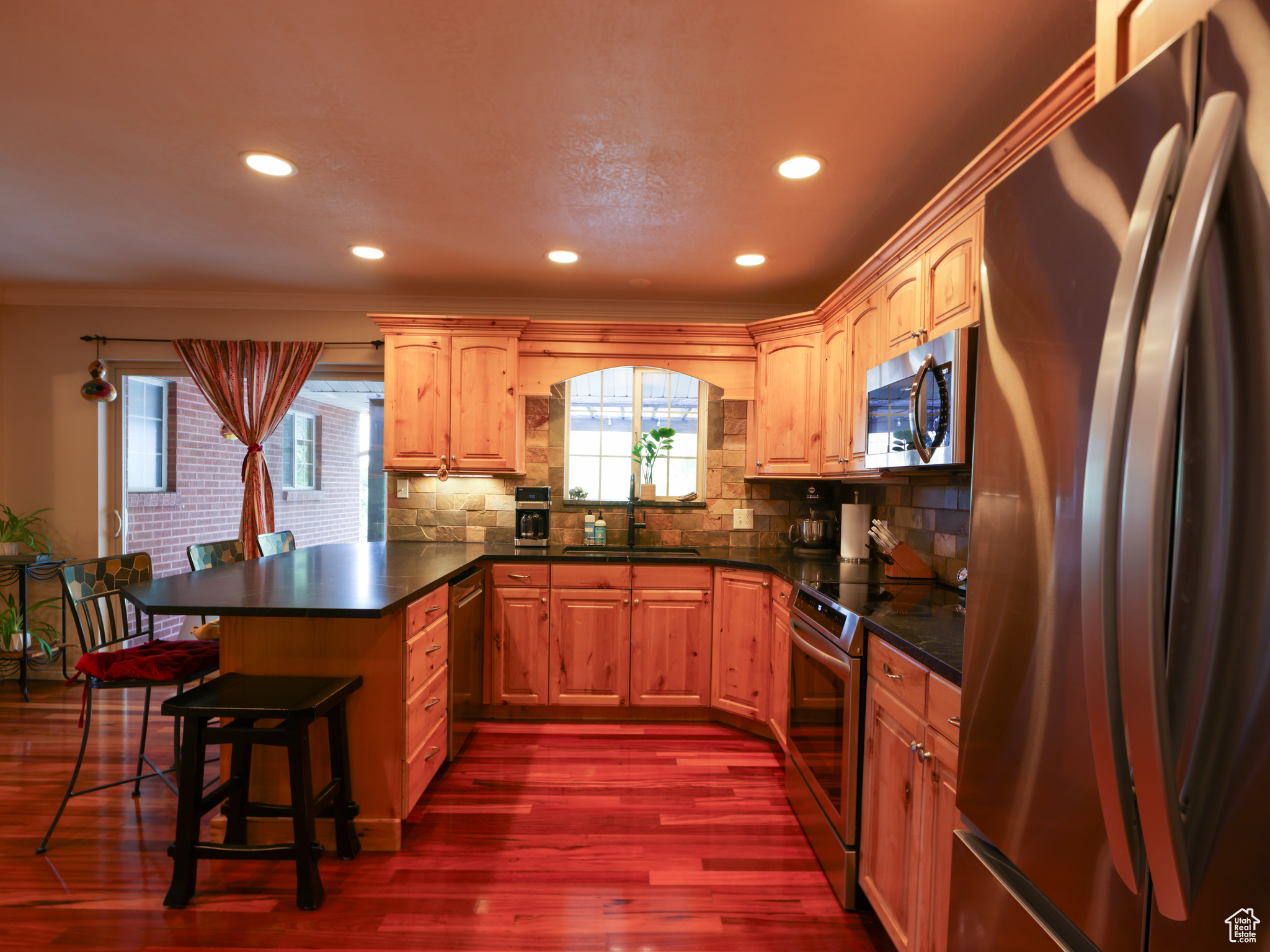 main property photo 11