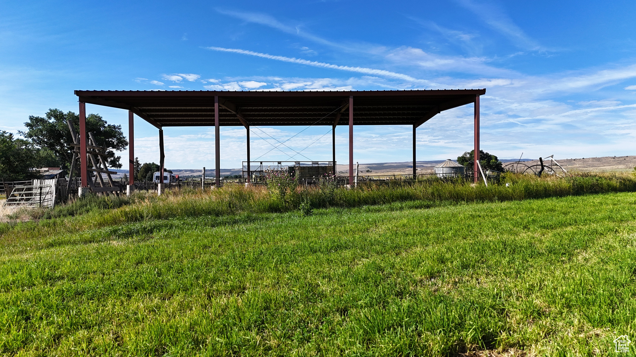 main property photo 46