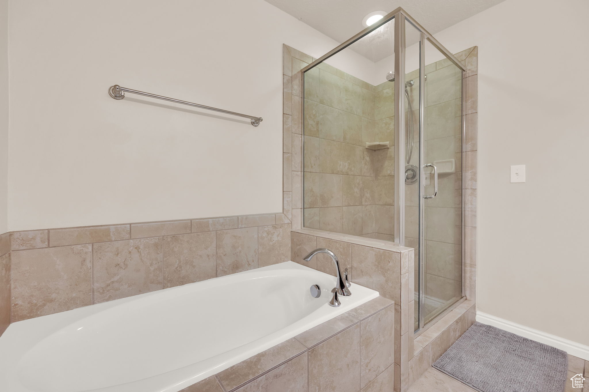 property viewer photo 18