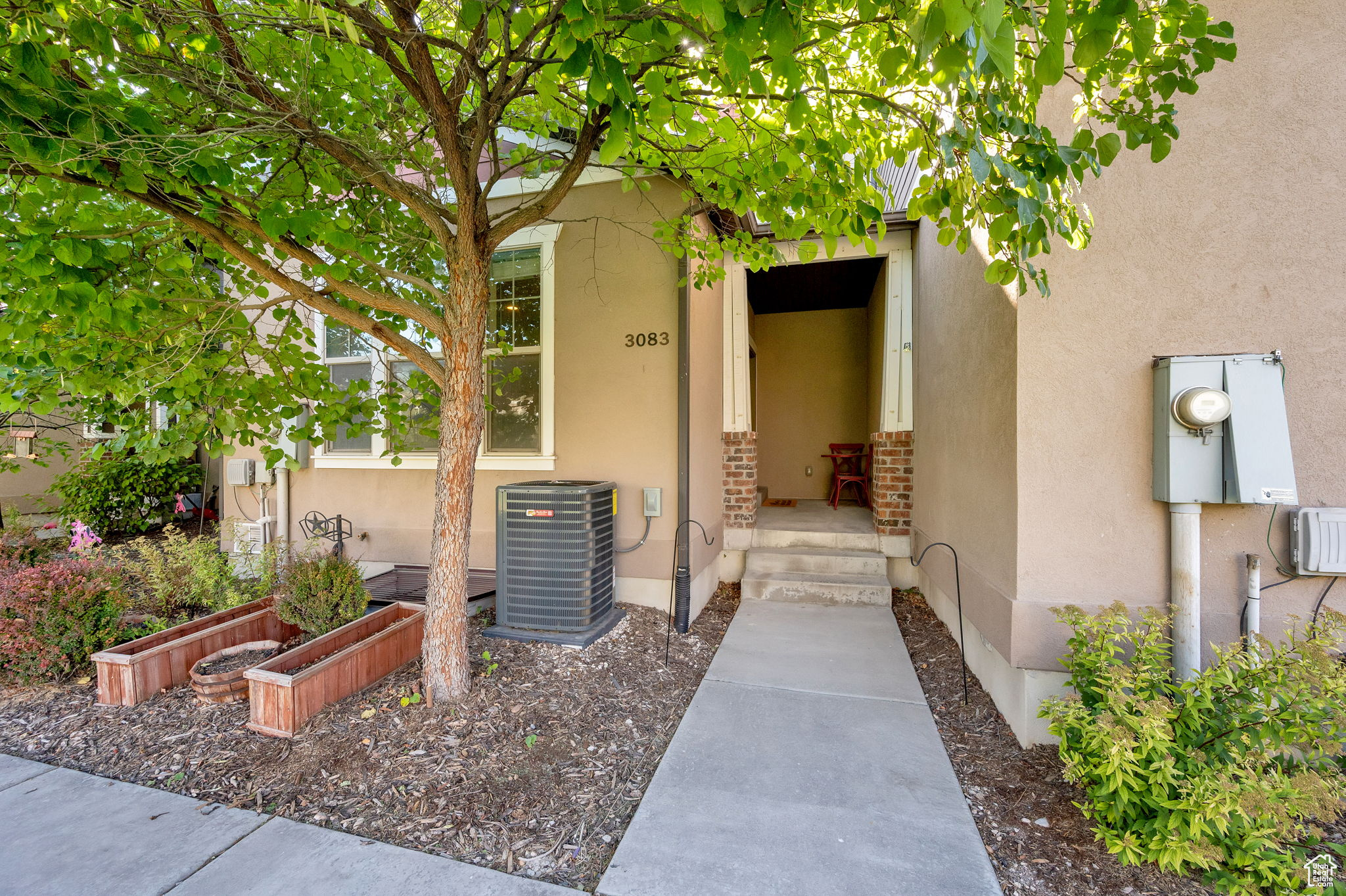 property viewer photo 3