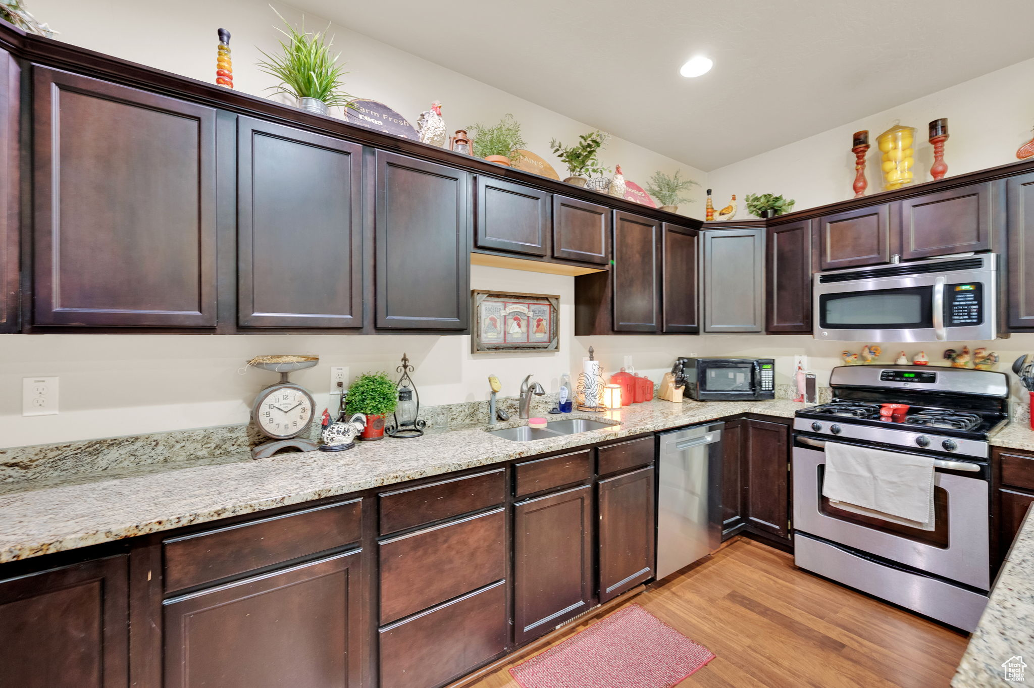 property viewer photo 6
