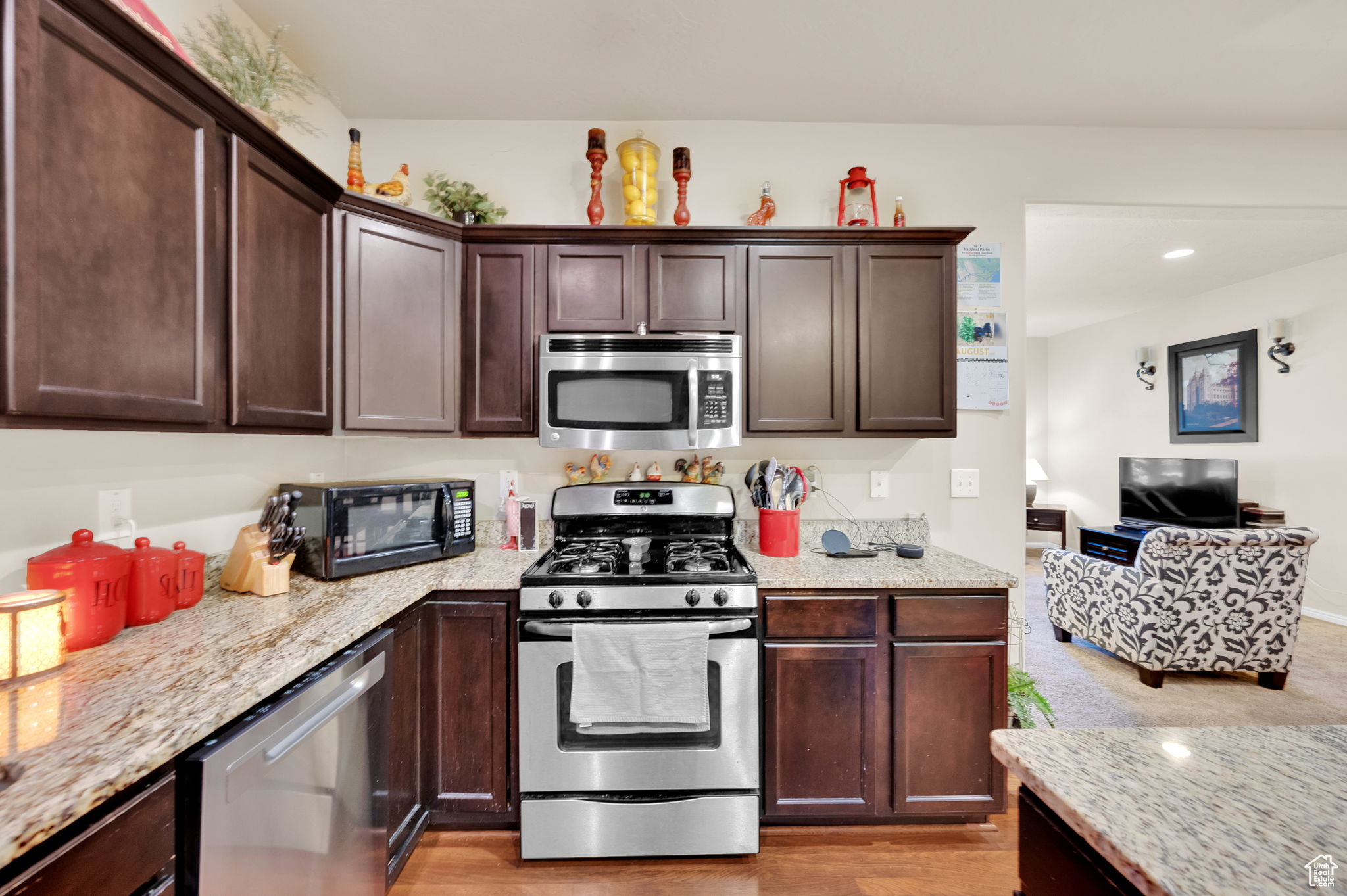 property viewer photo 7
