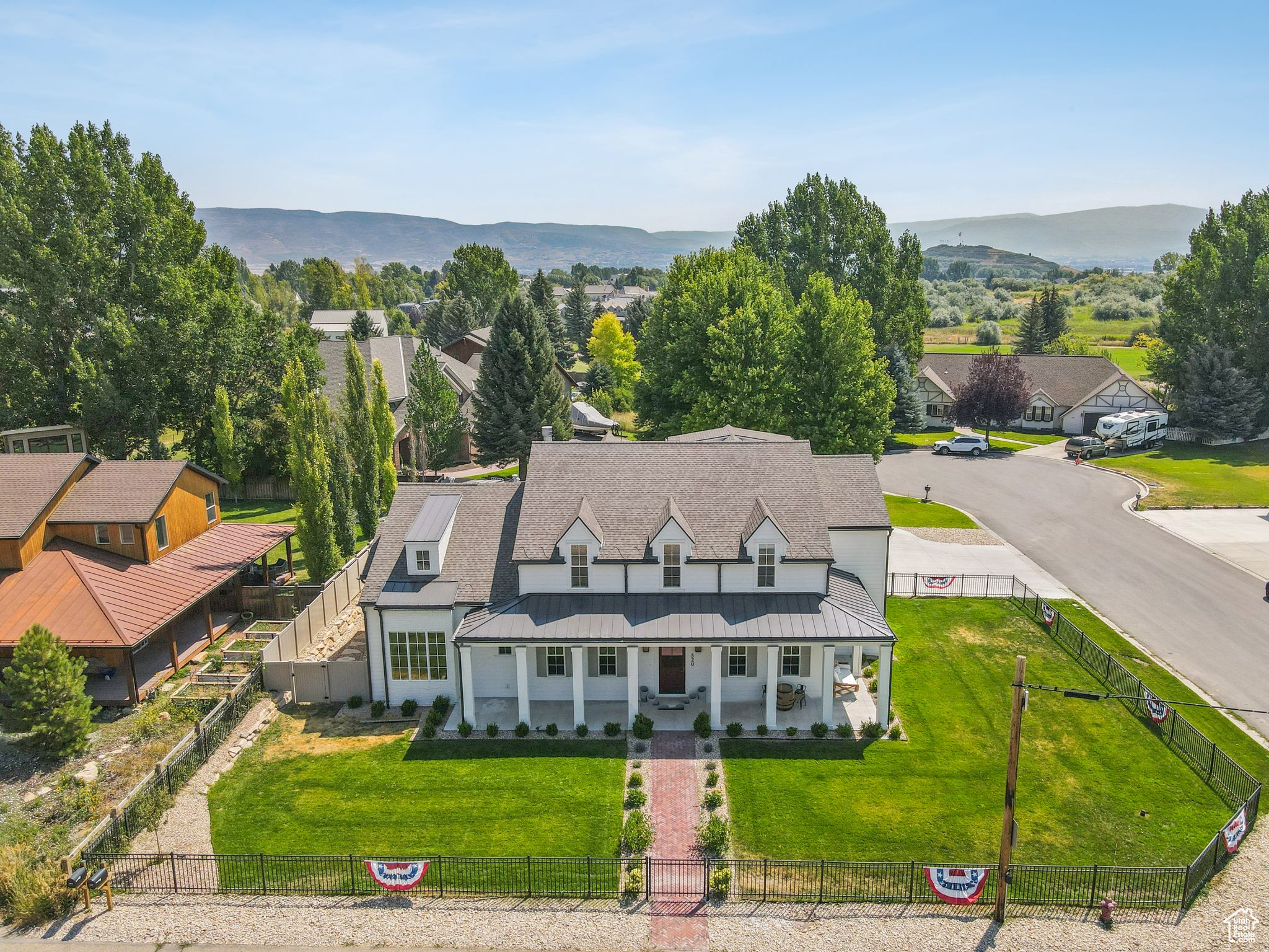 main property photo 78