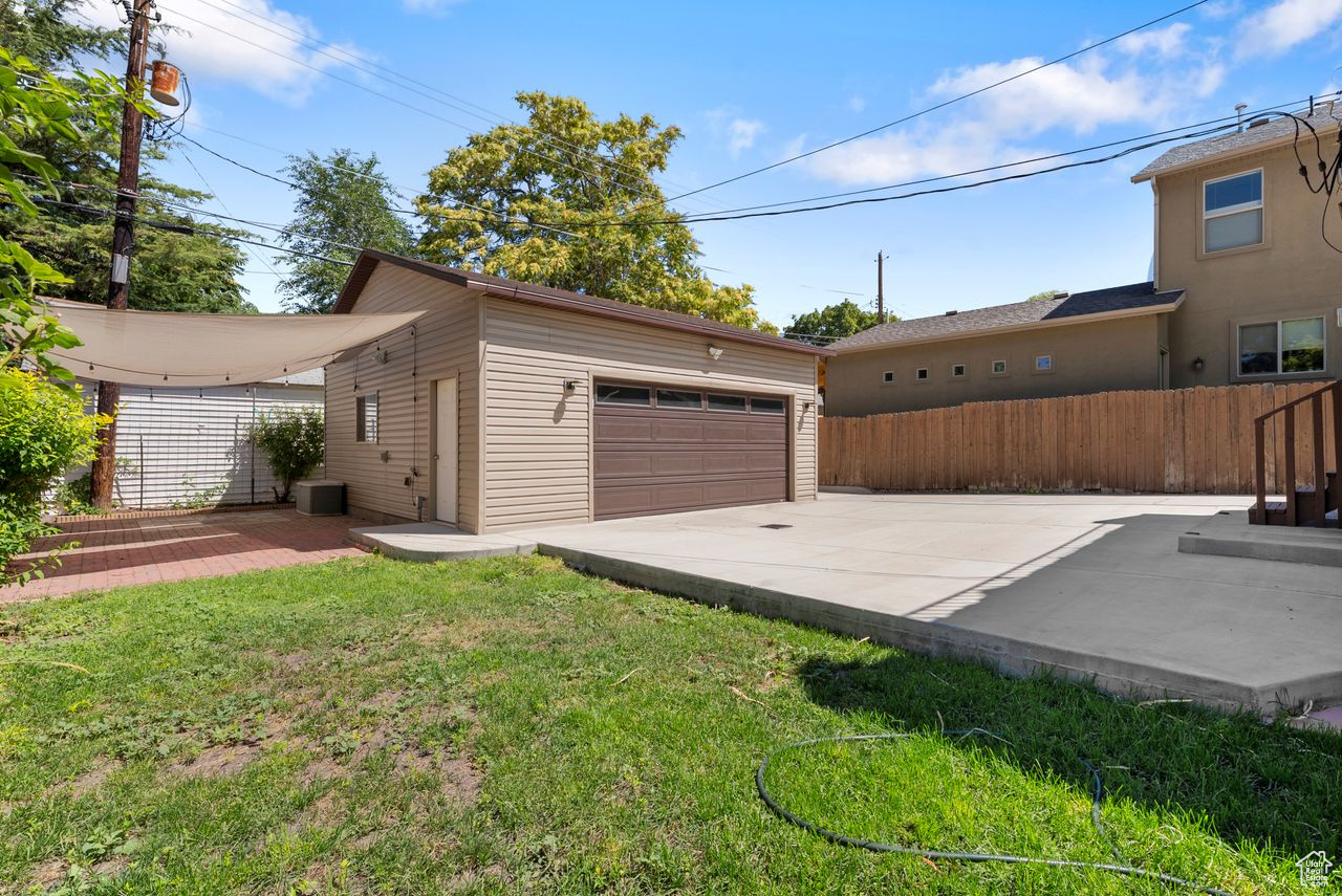 main property photo 28