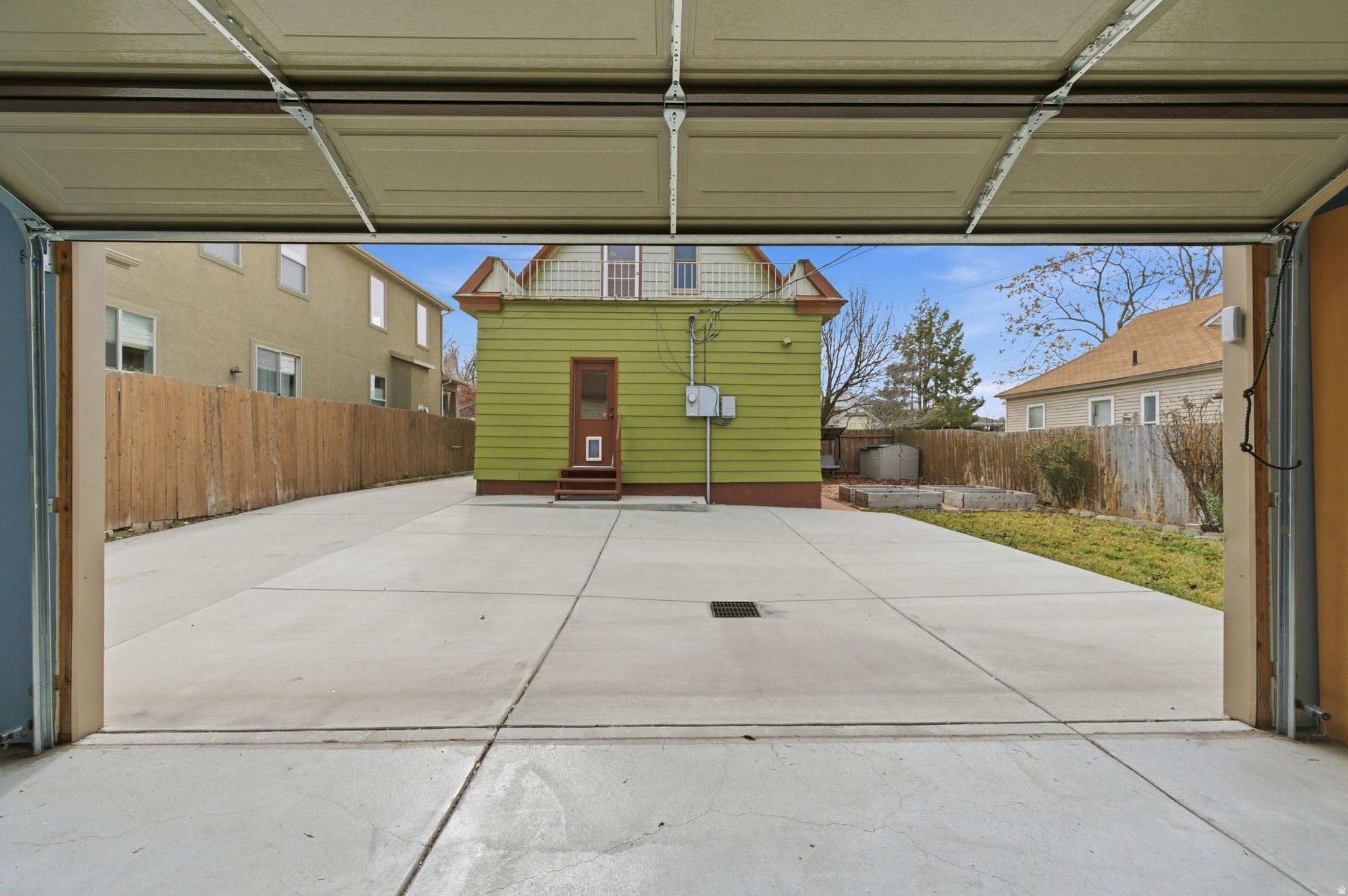 main property photo 29
