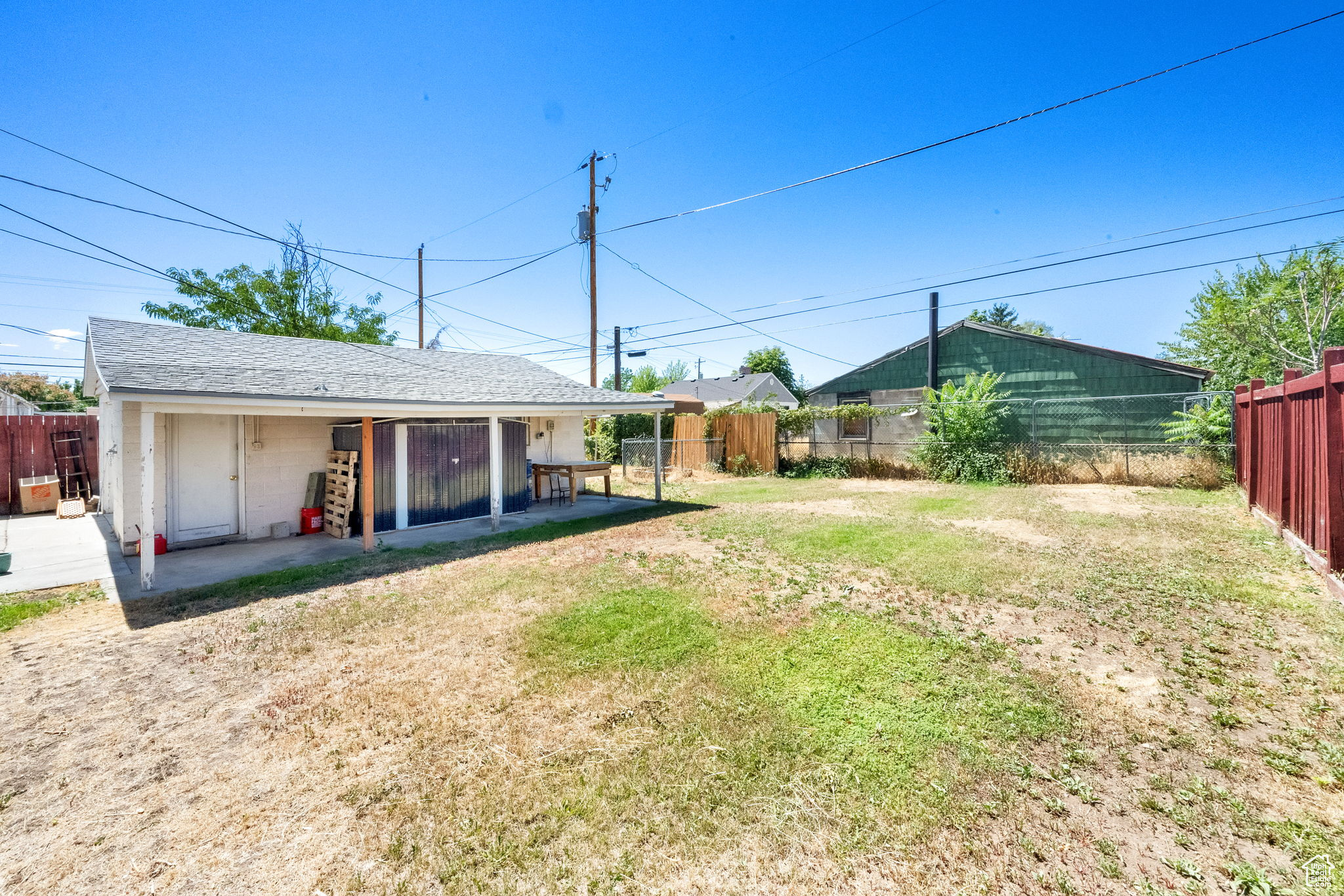main property photo 16