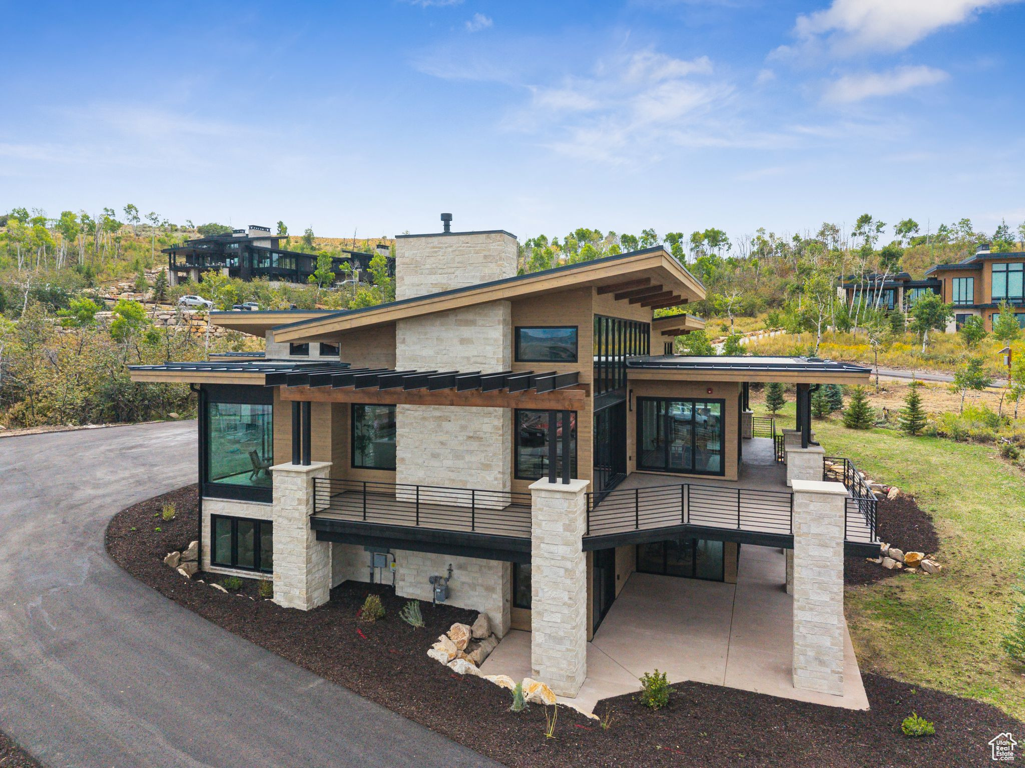 main property photo 7