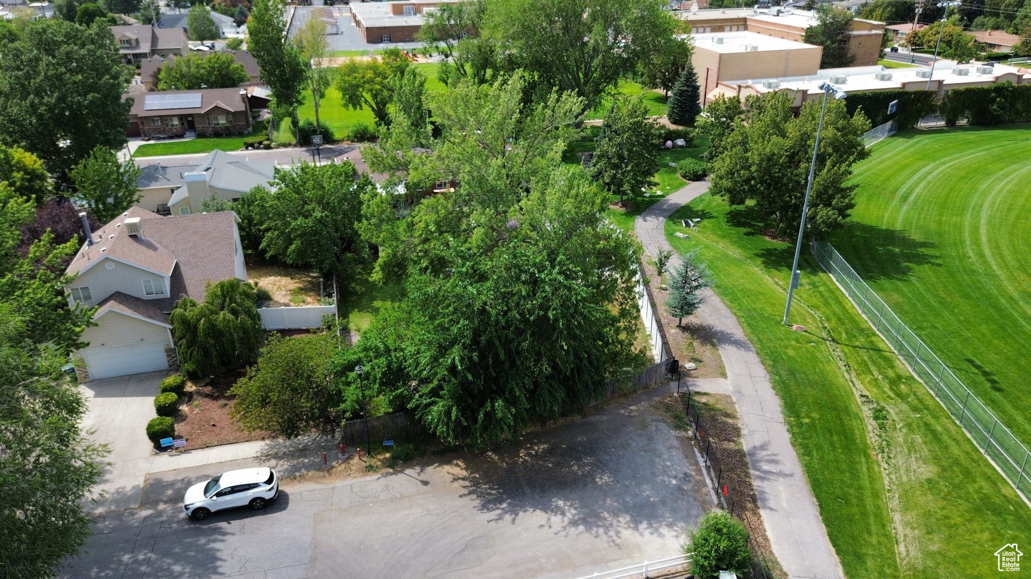 main property photo 9