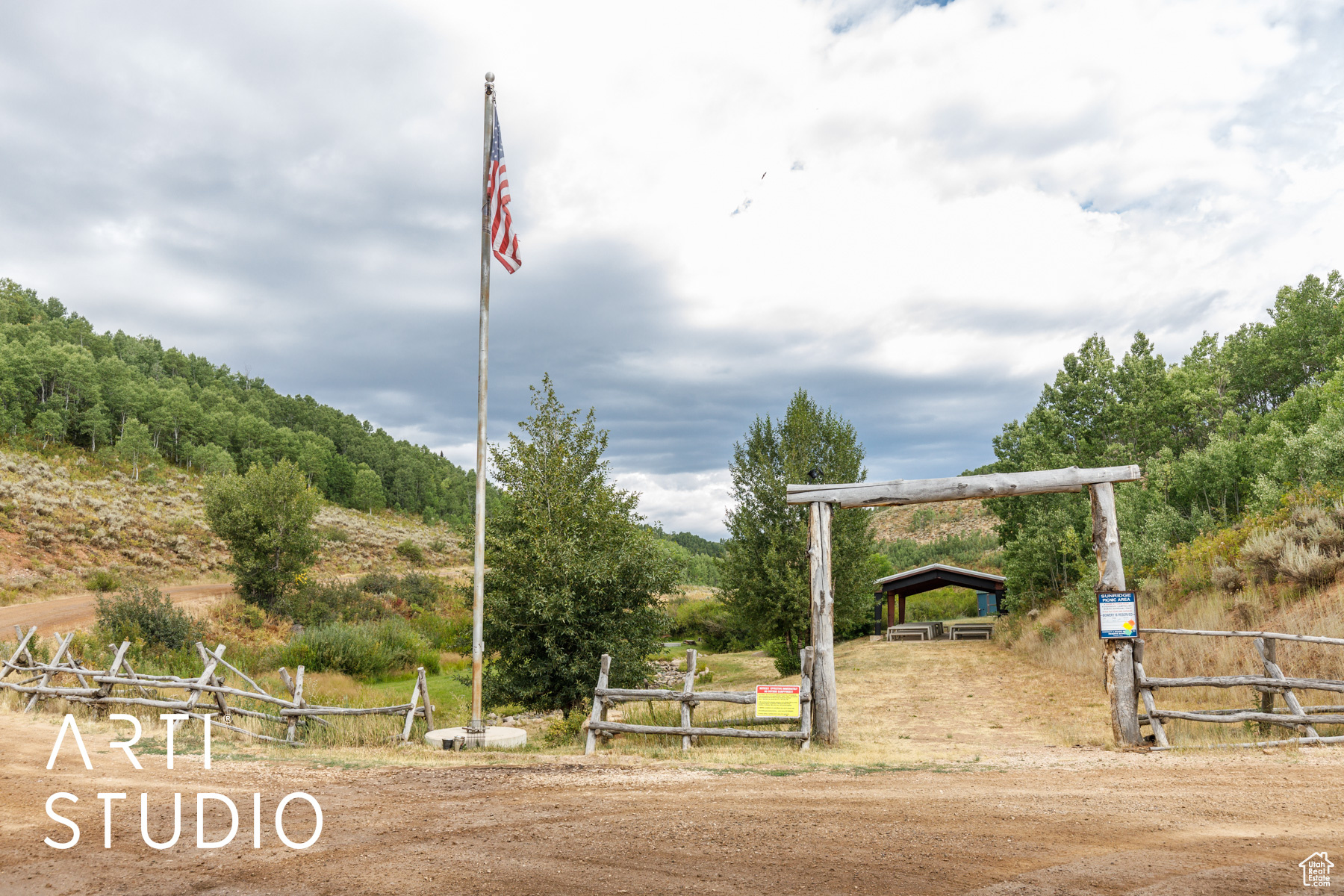main property photo 30