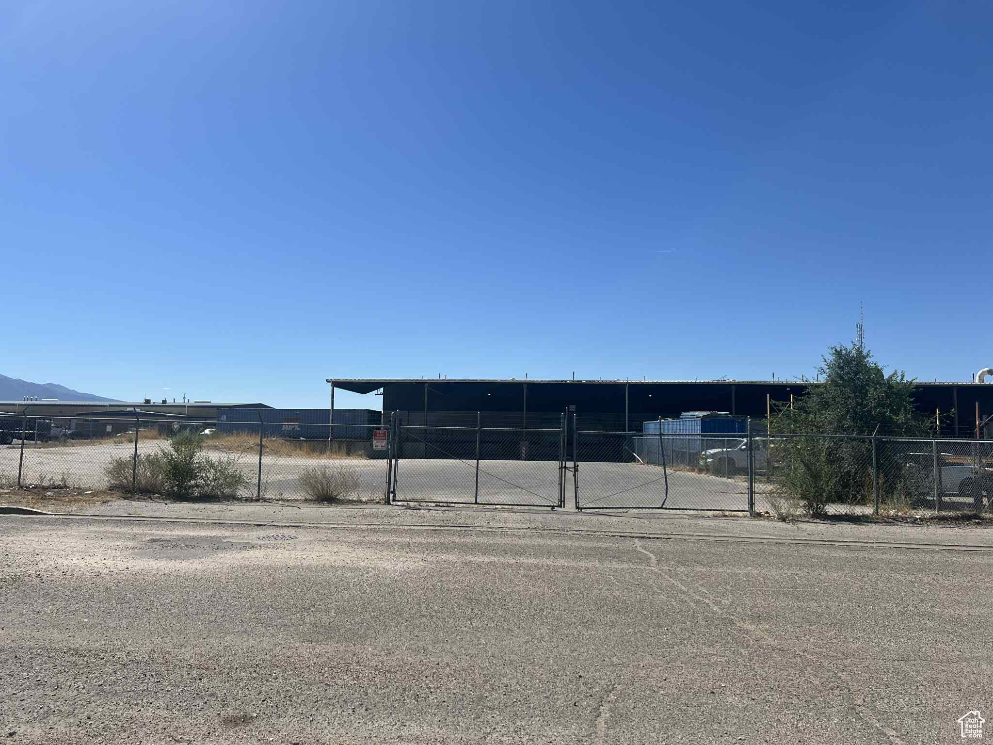 main property photo 4