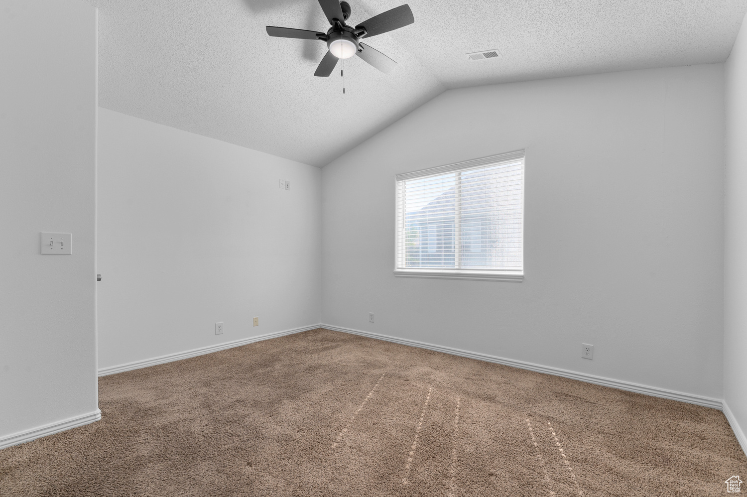 property viewer photo 10